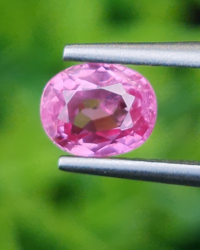 พลอย ชมพู พิ้ง แซฟไฟร์ Pink Sapphire 1.27 กะรัต (Cts.) พลอยแท้ อัญมณีมงคลประจําวันเกิด เครื่องประดับพลอย