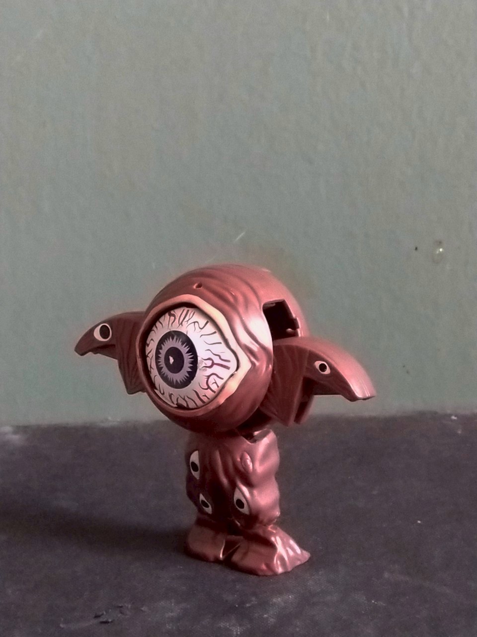 มีหลายภาพ ของเล่นไข่ สัตว์ประหลาด กันคิว (GUN Q) ศัตรูของ อุลตร้าแมนไกอา ของมีตามภาพ