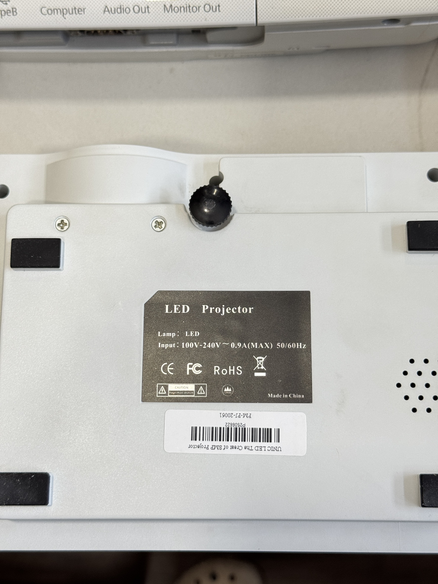 มินิโปรเจคเตอร์ UNIC LED The Creat of SMP Projector