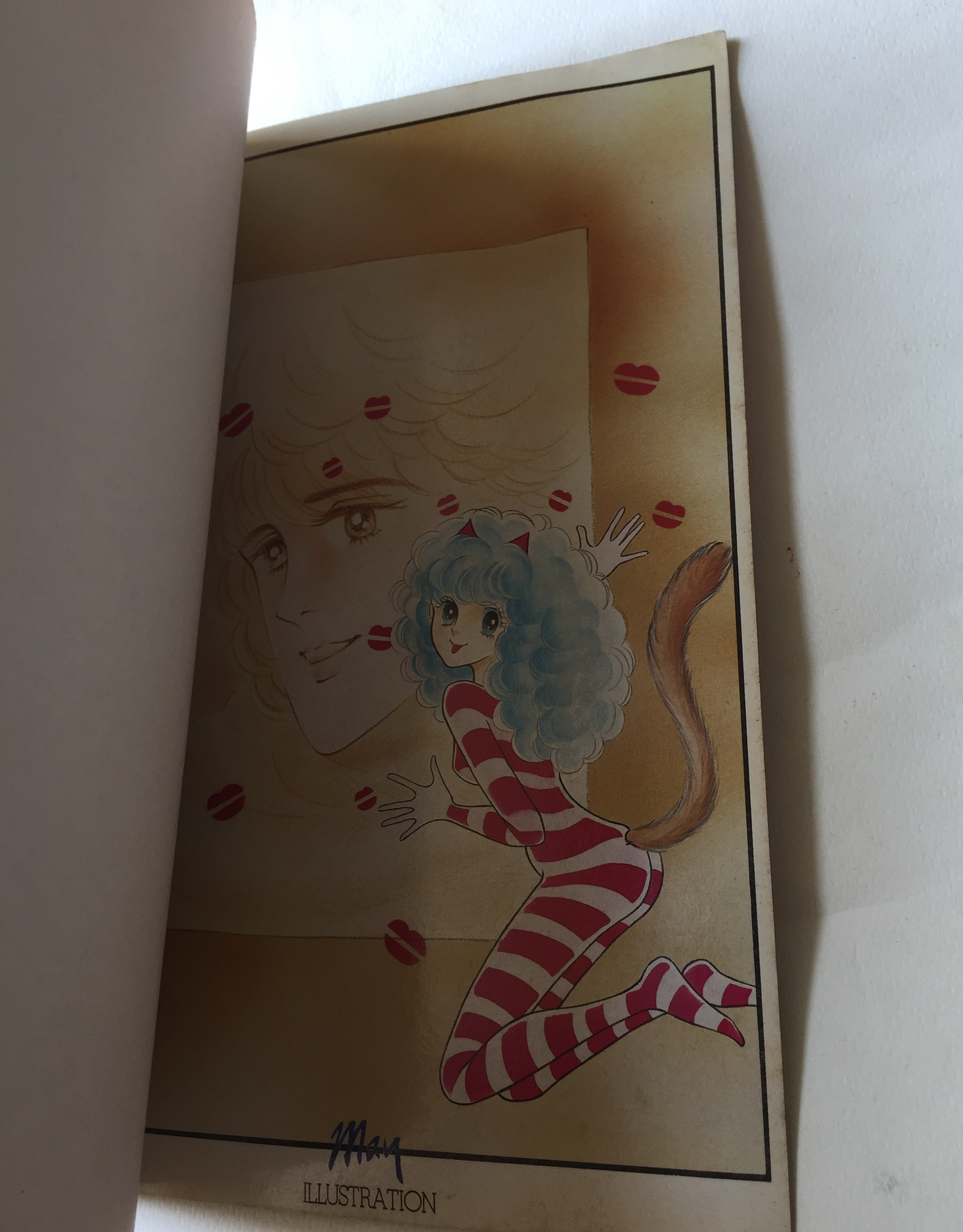 หนังสือภาพเก่า May Illustrations ภาพการ์ตูนสวย ภาพสีทั้งเล่ม ลายเส้นจาก คุณเมย์ ***แต่ละแผ่นหลุดจากสัน มีรอย ตามภาพ ผลงานโดย May, Present โดย Main Point ชุดที่ 1 ปี 1986