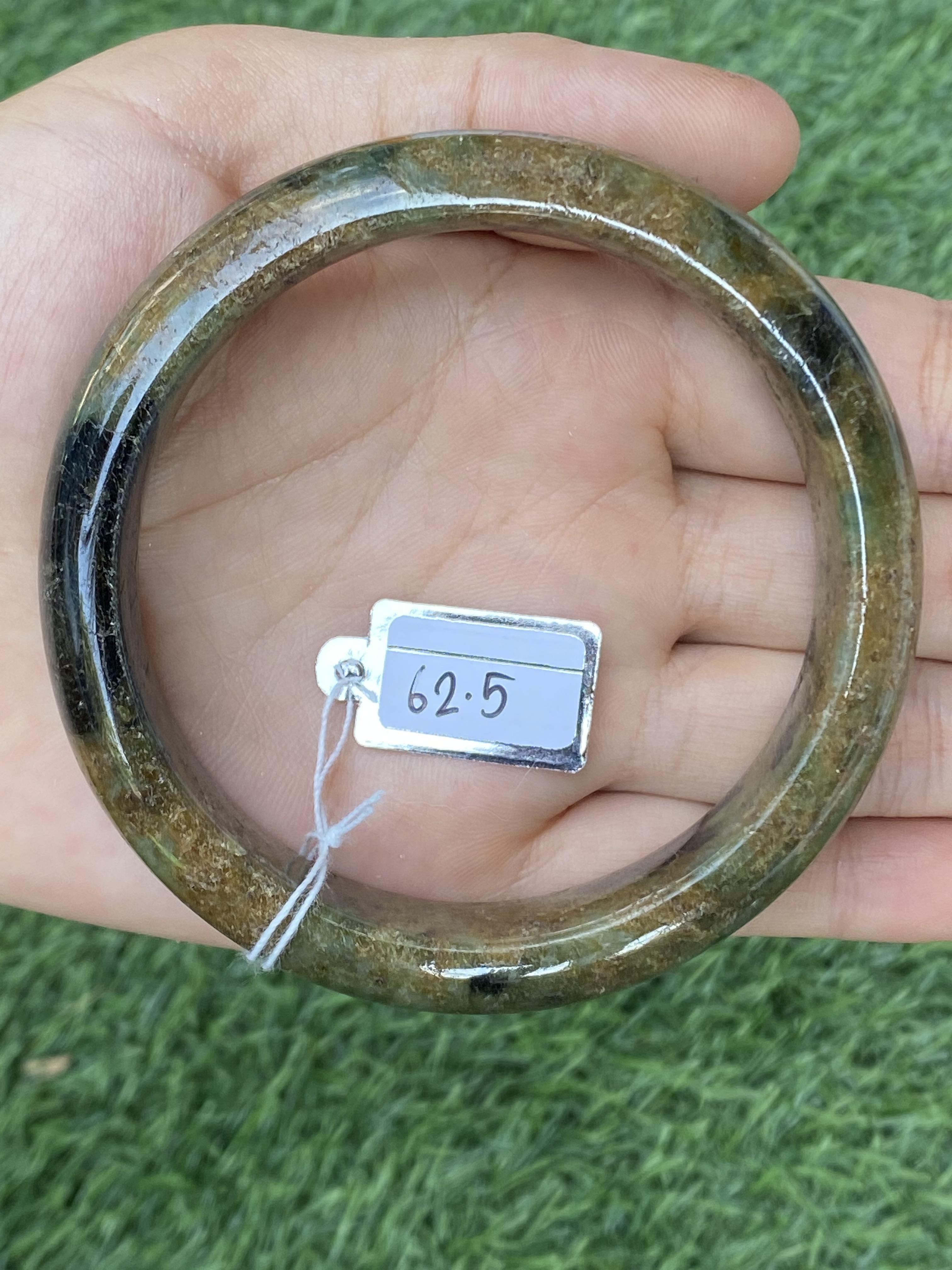 1023 หยก พม่า แท้ Jade กำไลหยก 62.5 มม. (Jadeite bracelet) พม่า (Myanmar)