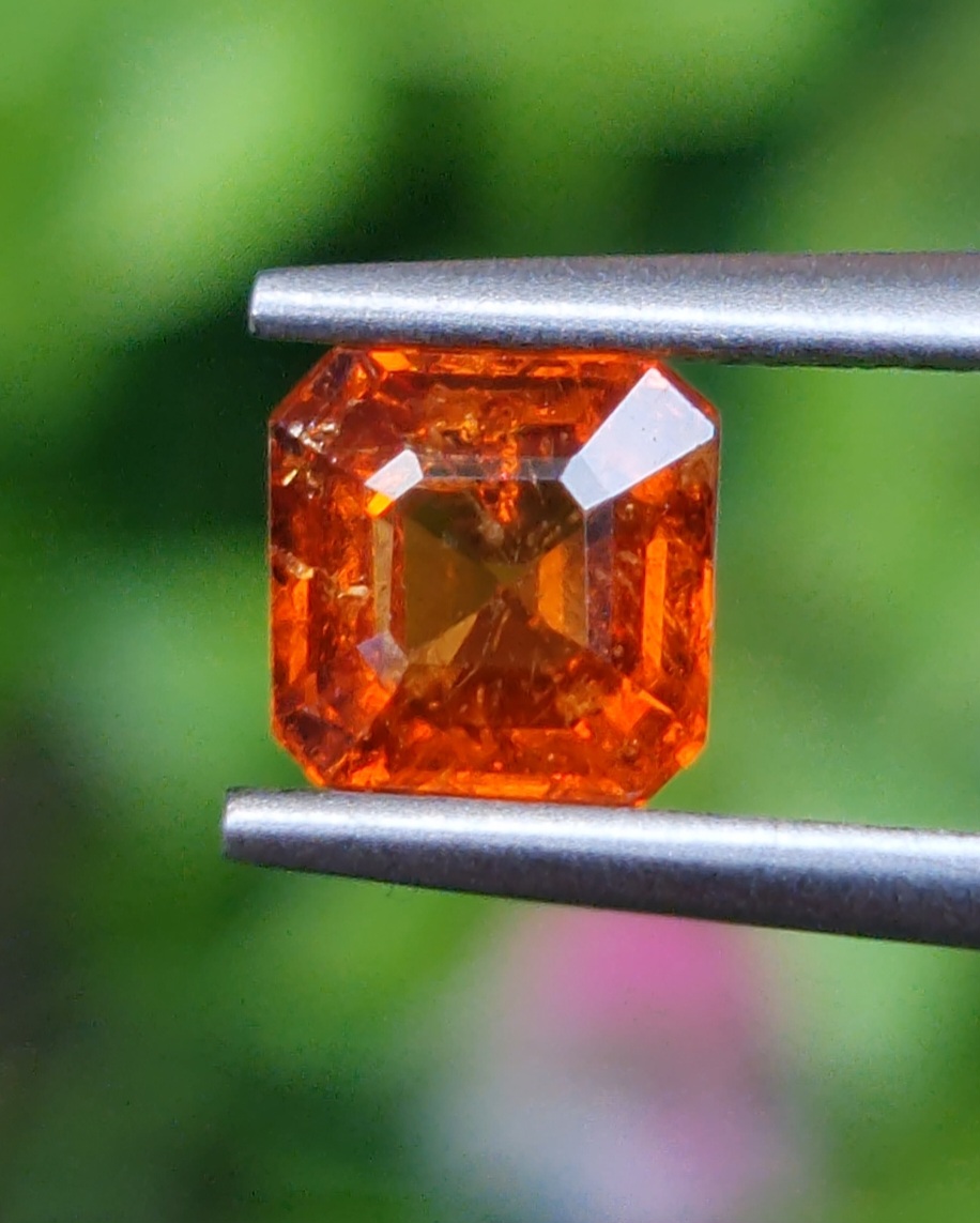 พลอย สเปสซาร์ไทต์ Spessartite Garnet 1.18 กะรัต Cts. พลอยแท้ อัญมณีมงคลประจําวันเกิด เครื่องประดับพลอย