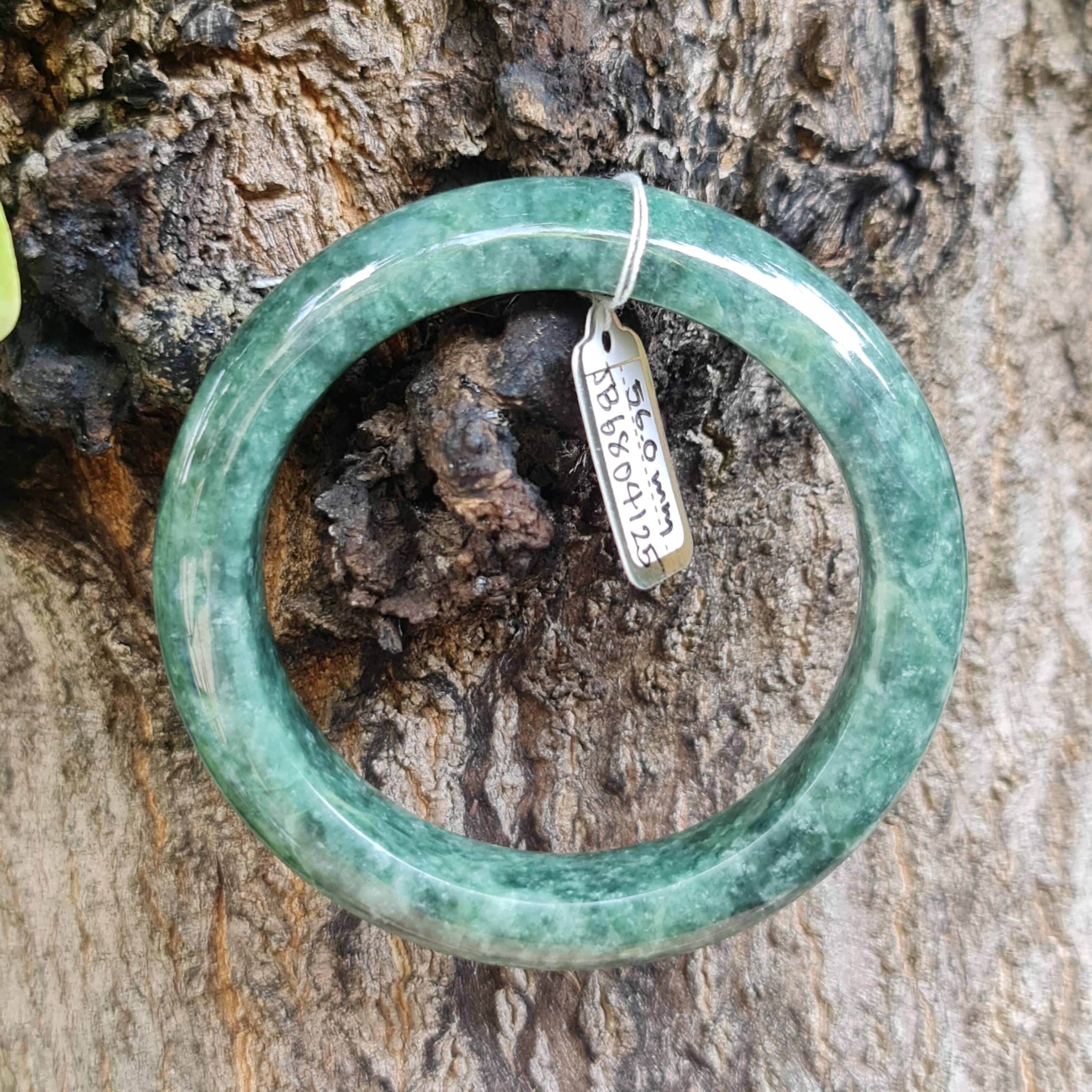 JB6804125 หยก พม่า แท้ Jade กำไลหยก 56.0 มม. (Jadeite bracelet) พม่า (Myanmar)