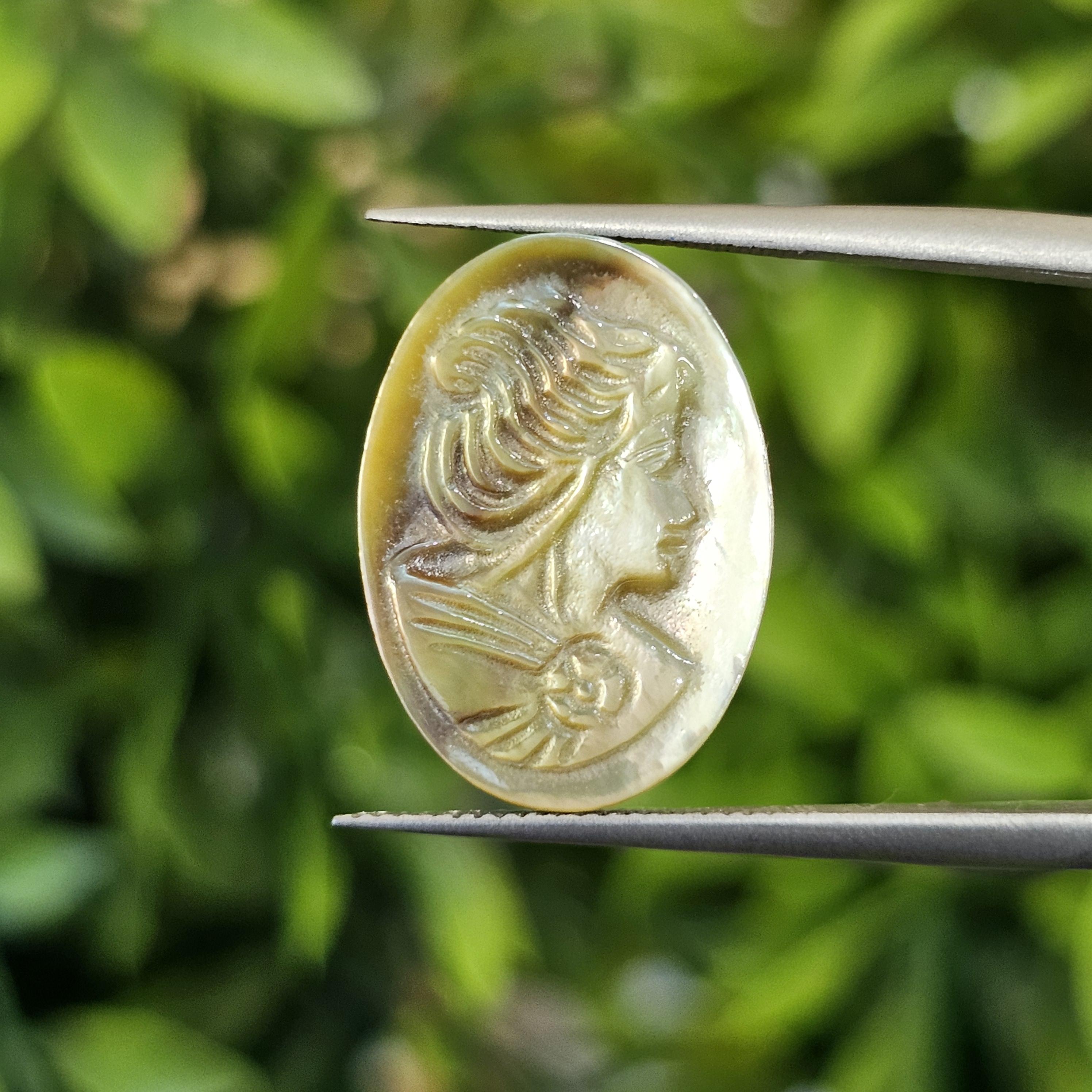 เปลือกหอยมุก แกะสลัก Pearl Shell Carved 3.52 กะรัต (Cts.)