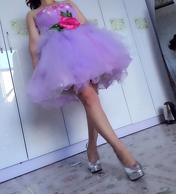 Pre-order ชุดแฟนซีสั้น เกาะอก แต่งดอกคาดเอว กระโปรงผ้าแก้ว เป็นชั้น ๆ พองฟู