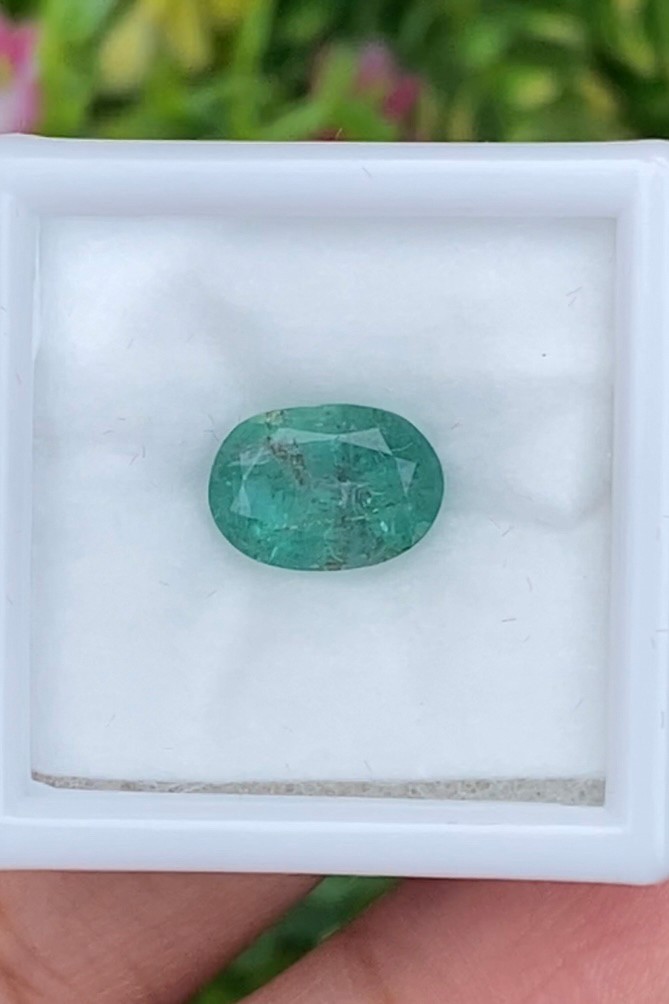 พลอย มรกต Natural Emerald แซมเบีย 1.89 กะรัต (Cts.) พลอยแท้ อัญมณีมงคลประจําวันเกิด เครื่องประดับพลอย