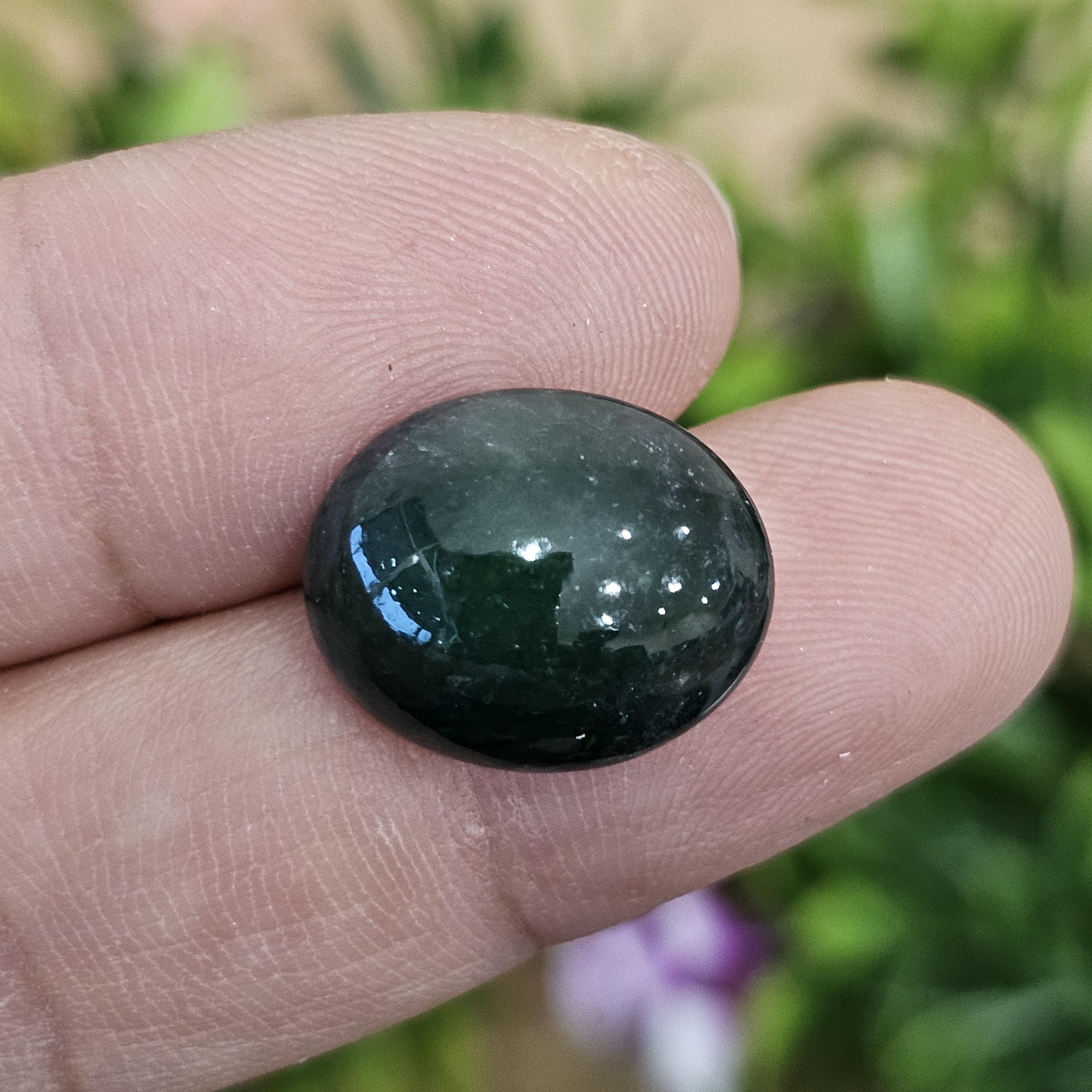 หยกพม่าเจียรนัย (Burmese jade ) 11.36 กะรัต หยกแท้ อัญมณีมงคลประจําวันเกิด เครื่องประดับหยก