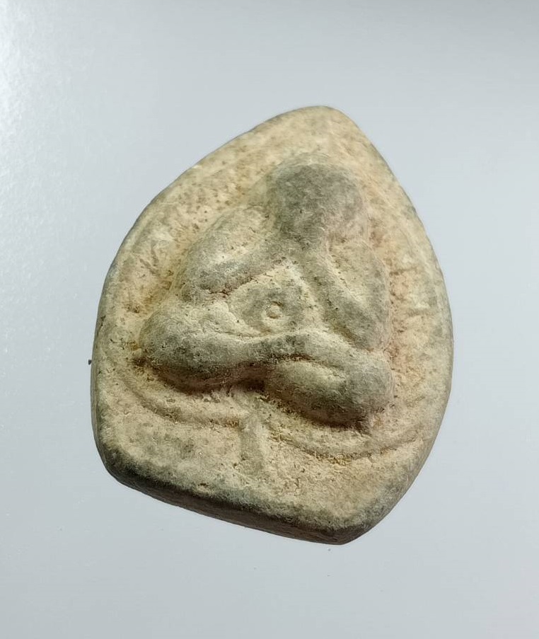 ผ3441 พระปิดตา หลังคูณลาภ หลวงพ่อคูณ วัดบ้านไร่ จ.นครราชสีมา ปี2517 เนื้อเขียว