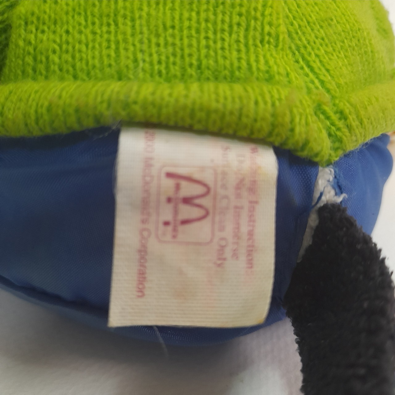 ตุ๊กตาผ้า สนู๊ปปี้ พรีเมี่ยม แมคโดนัลด์ งานเก่าเก็บมือสอง *** มีรอยถลอกบางจุด ก้นกางเกงบริเวณหางมีช่องโหว่ตามภาพ ขนาดตามรูป