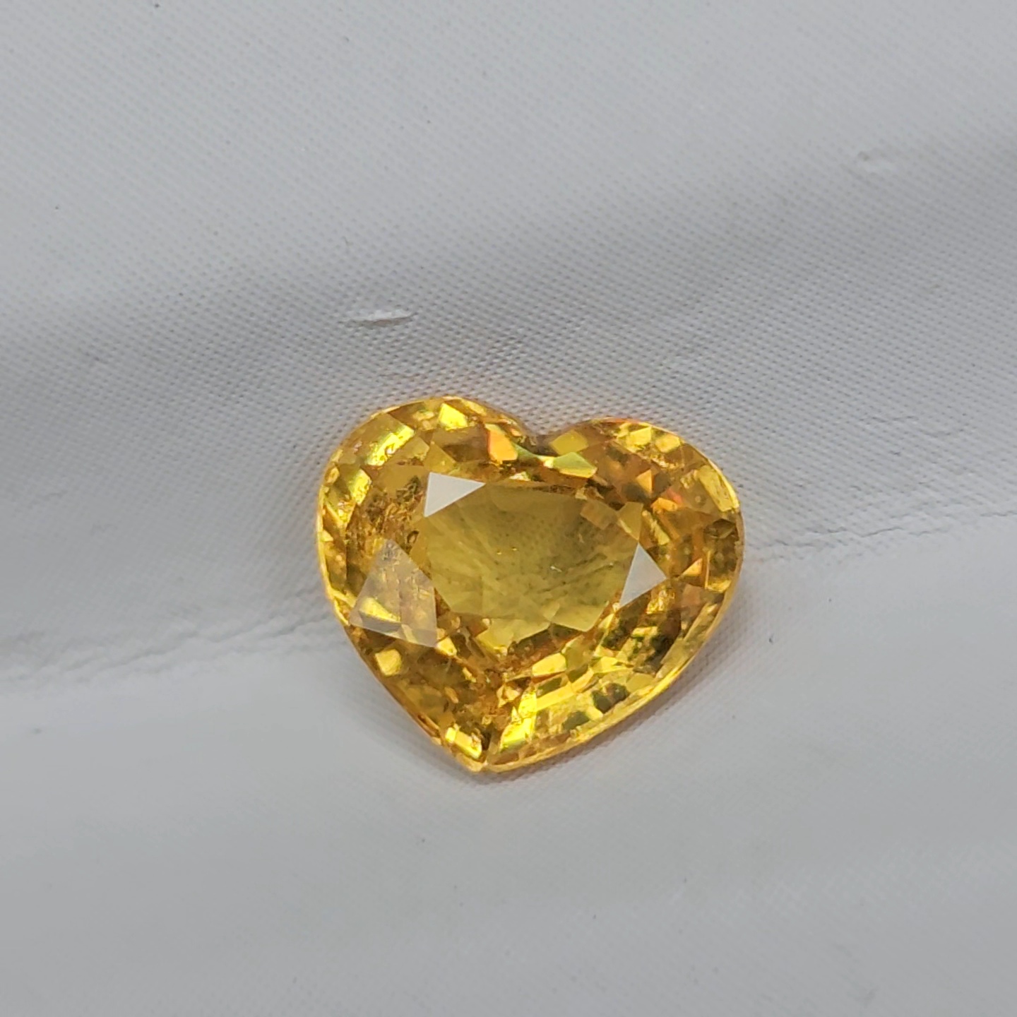 พลอย บุษราคัม yellow sapphire 0.85 กะรัต (Cts.) พลอยแท้ อัญมณีมงคลประจําวันเกิด เครื่องประดับพลอย