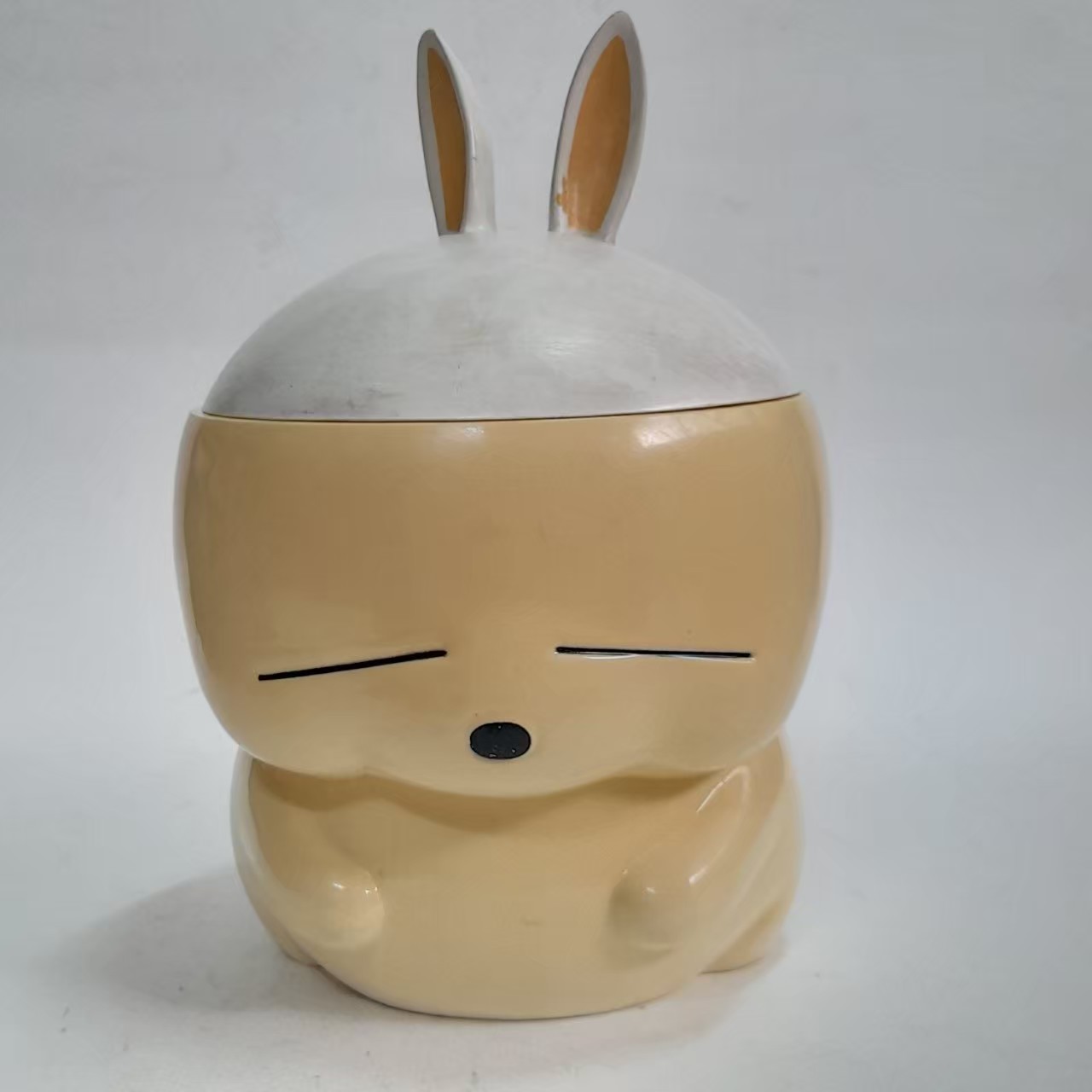 มีหลาบภาพ,ที่ใส่ของ พรีเมี่ยม มิสเตอร์โดนัท มาชิมาโล ร่วมกับโค้ก งานเก่า มือสอง สีเปลี่ยนจากการเก็บ มีรอยบ้าง ขนาดตามรูป