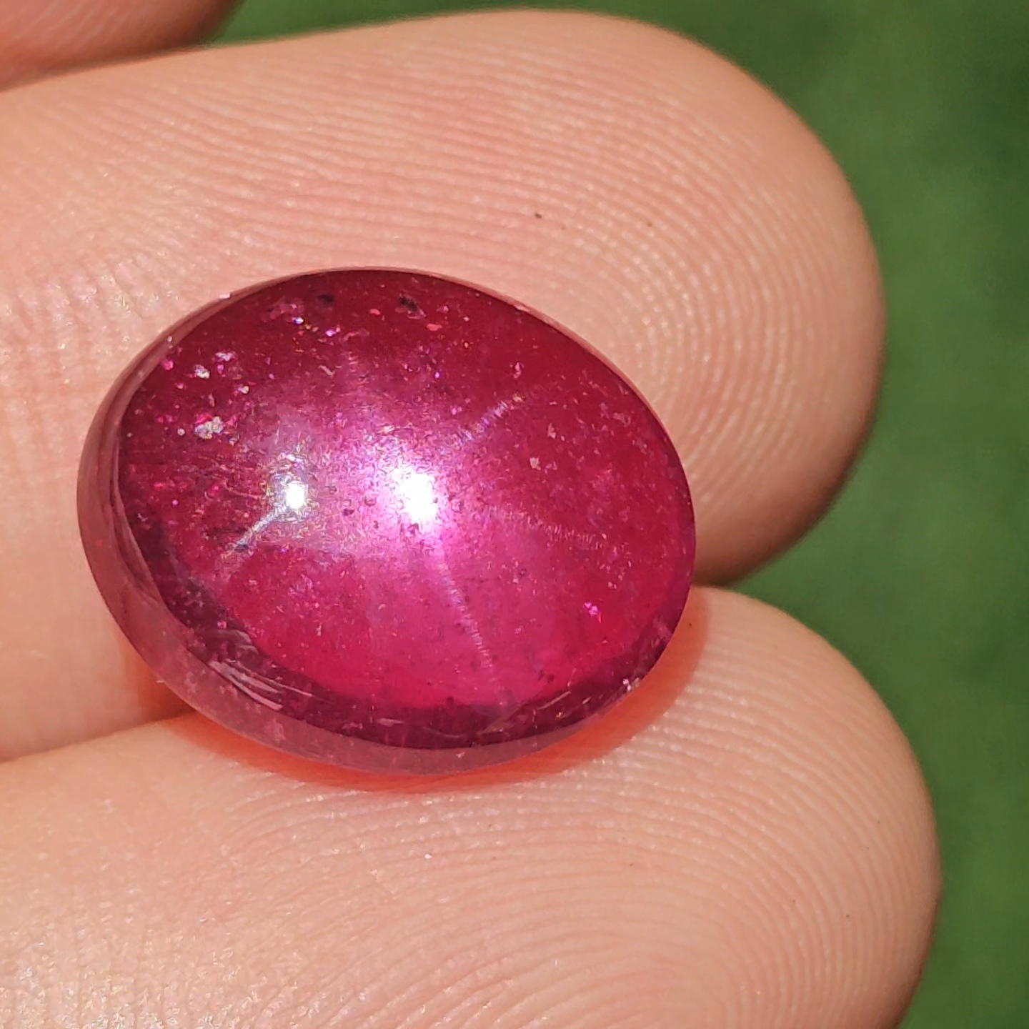 พลอย ทับทิม สตาร์ แซฟไฟร์ Ruby Star Sapphire 10.71 กะรัต (Cts.) พร้อมใบเซอร์ พลอยแท้ อัญมณีมงคลประจําวันเกิด เครื่องประดับพลอย