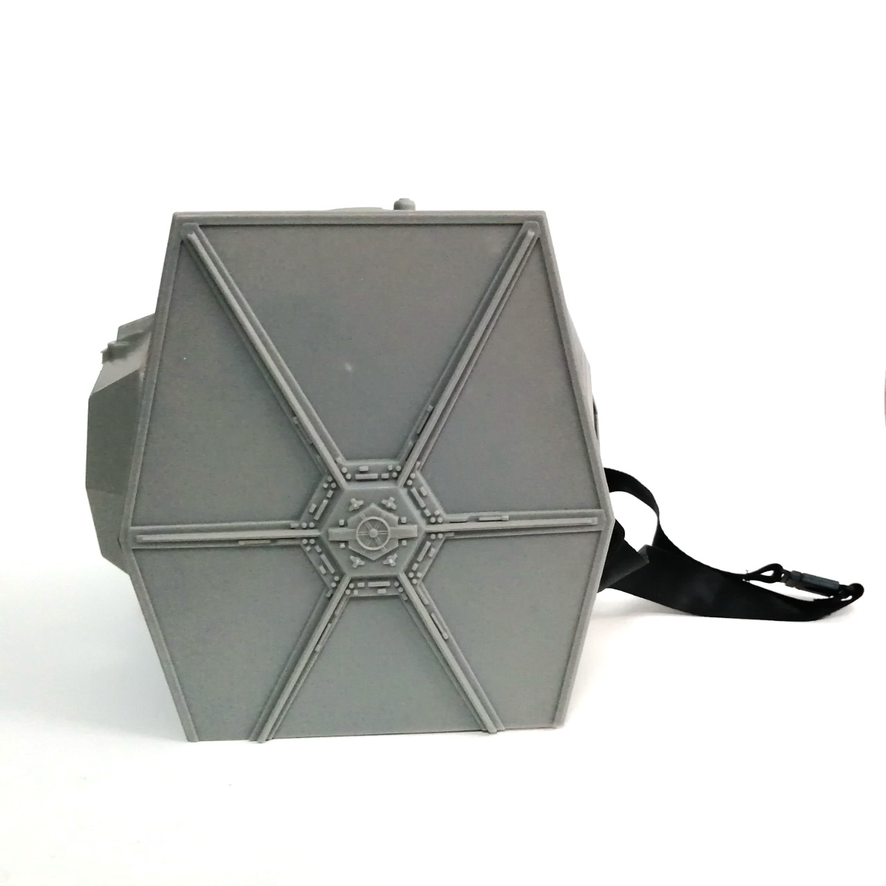 ของสะสมสตาร์วอรส์ กระติกน้ำ ยานTIE จากภาพยนตร์ STAR WARS : SOLO พรีเมี่ยมจากโรงภาพยนตร์ เครือ EGV มีรอยบ้าง