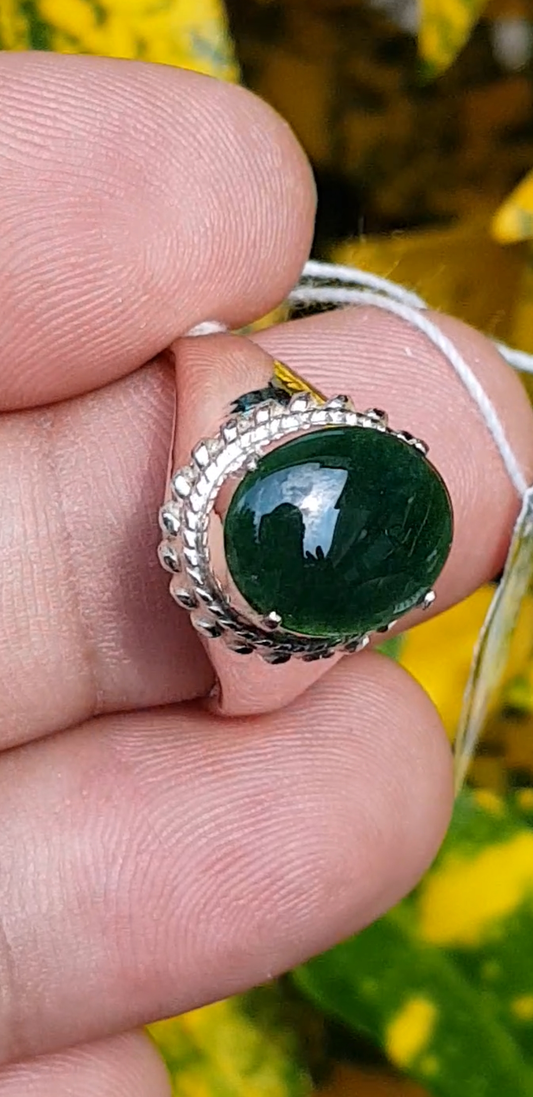 หยก พม่า แท้ Jade แหวนหยก 翡翠戒指 (Jadeite ring) 2.34 กะรัต (Cts.) (Size) 51 ดิบ ไม่ผ่านการปรับปรุง (Type A) พม่า (Myanmar)