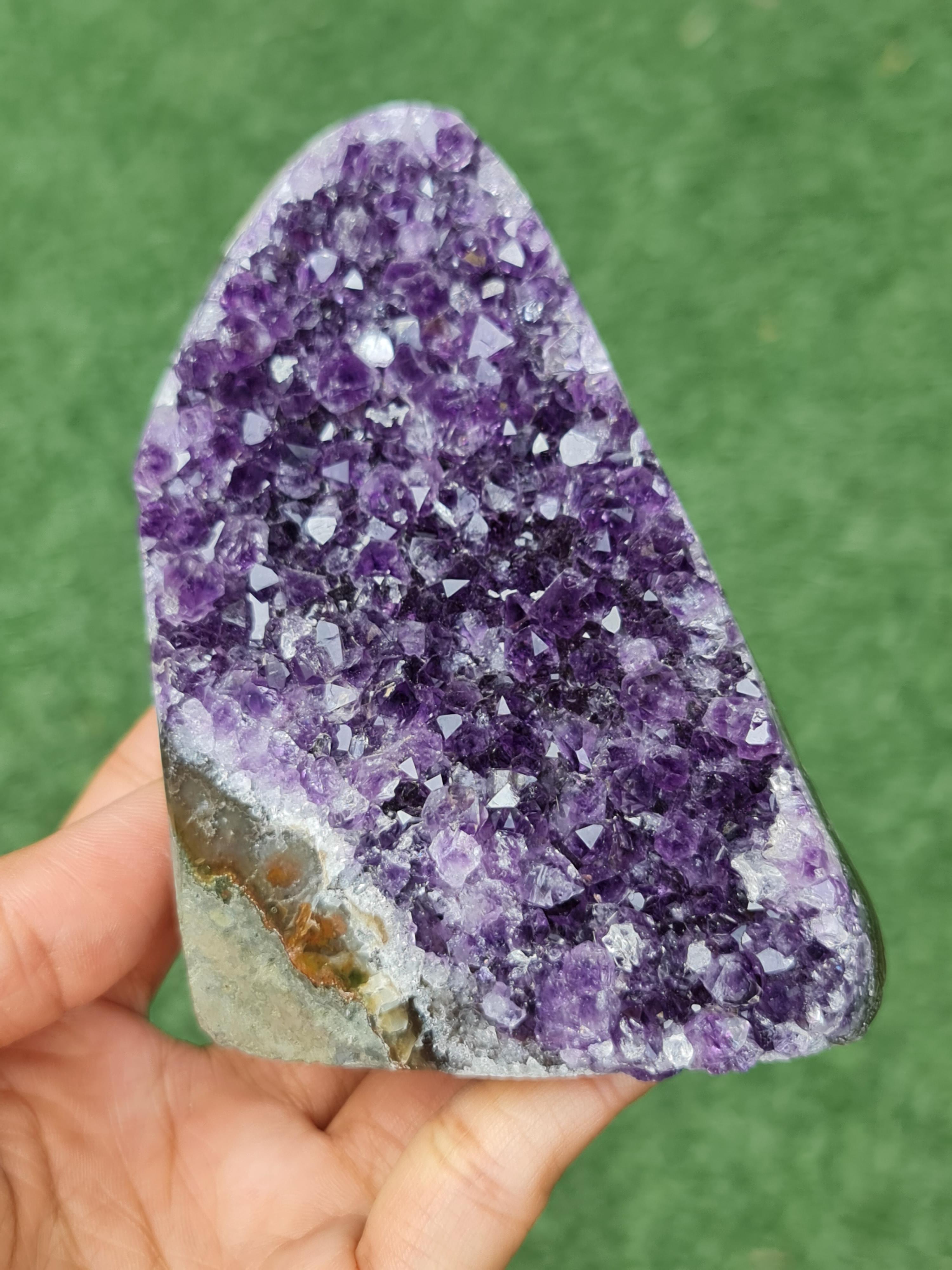 ก้อน ผลึก อเมทิส จีโอด Amethyst Geode 476 กรัม (grams.) พลอยแท้ อัญมณีมงคลประจําวันเกิด เครื่องประดับพลอย