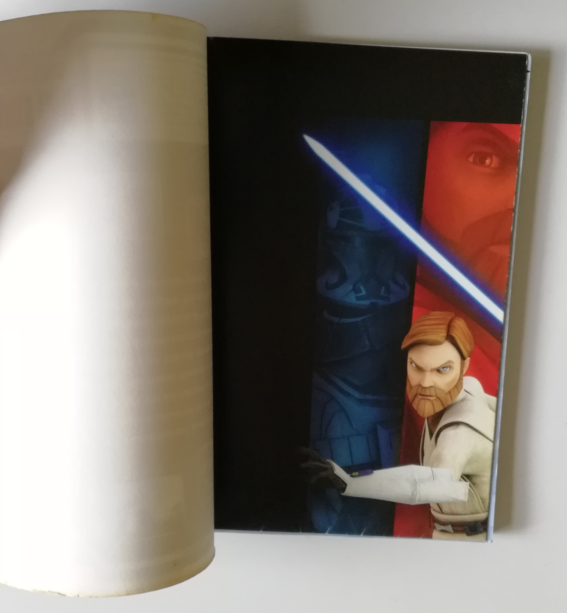 หนังสือขนาดพ็อคเก็ตบุ๊คภาพสีทั้งเล่ม Star Wars, Clone Wars Adventures , the official guide to the Virtual World ** มีตำหนิ โปรดตรวจสอบทุกภาพ