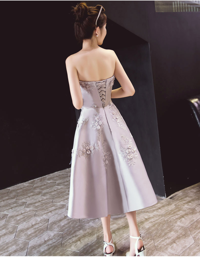 Pre-order ชุดราตรียาว เกาะอก ผ้าซาติน แต่งลูกไม้ แต่งตาข่ายที่อก จับจีบ เชือกผูกหลัง สีเทา