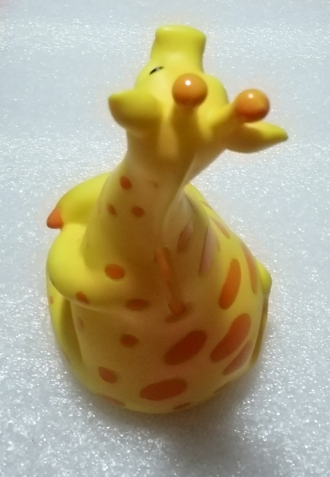 กระปุกออมสินยีราฟ ของสะสมจากธนาคารออมสินในโอกาส 'วันออมแห'งชาติ ปี2551',Collectible piggy bank from Aomsin bank, on the National Saving Day 2551