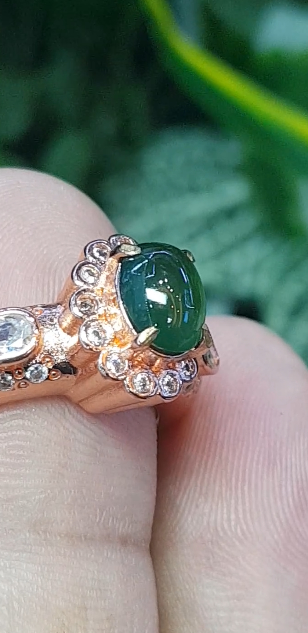 หยก พม่า แท้ Jade แหวนหยก แหวน หยก (jadeite) 1.19 กะรัต (Cts.) ดิบ (Size) 59 ไม่ผ่านการปรับปรุง (Type A) พม่า (Myanmar)