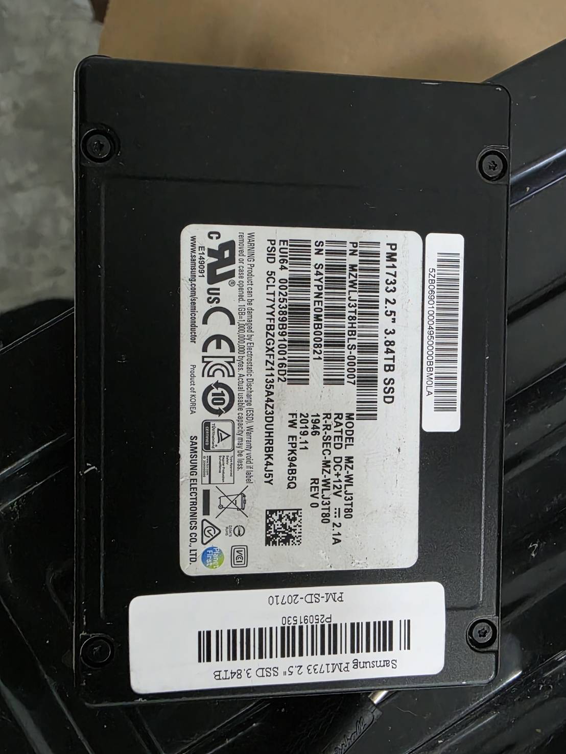 มีเหลือแค่ 2 ลูก Samsung PM1733 2.5" SSD 3.84TB สำหรับ Server HP G10 ขึ้นไป Dell R340 540 640 740 ขึ้นไป