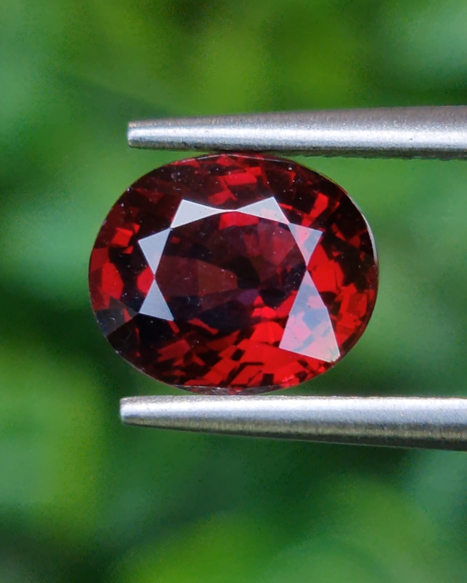 พลอย โรโดไลต์ กาเน็ท Rhodolite Garnet 2.55 กะรัต Cts.พลอยแท้ อัญมณีมงคลประจําวันเกิด เครื่องประดับพลอย