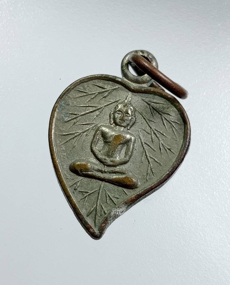 A7788 เหรียญหลวงพ่อโสธร พิมพ์ใบโพธิ์เล็ก ไม่ทราบที่