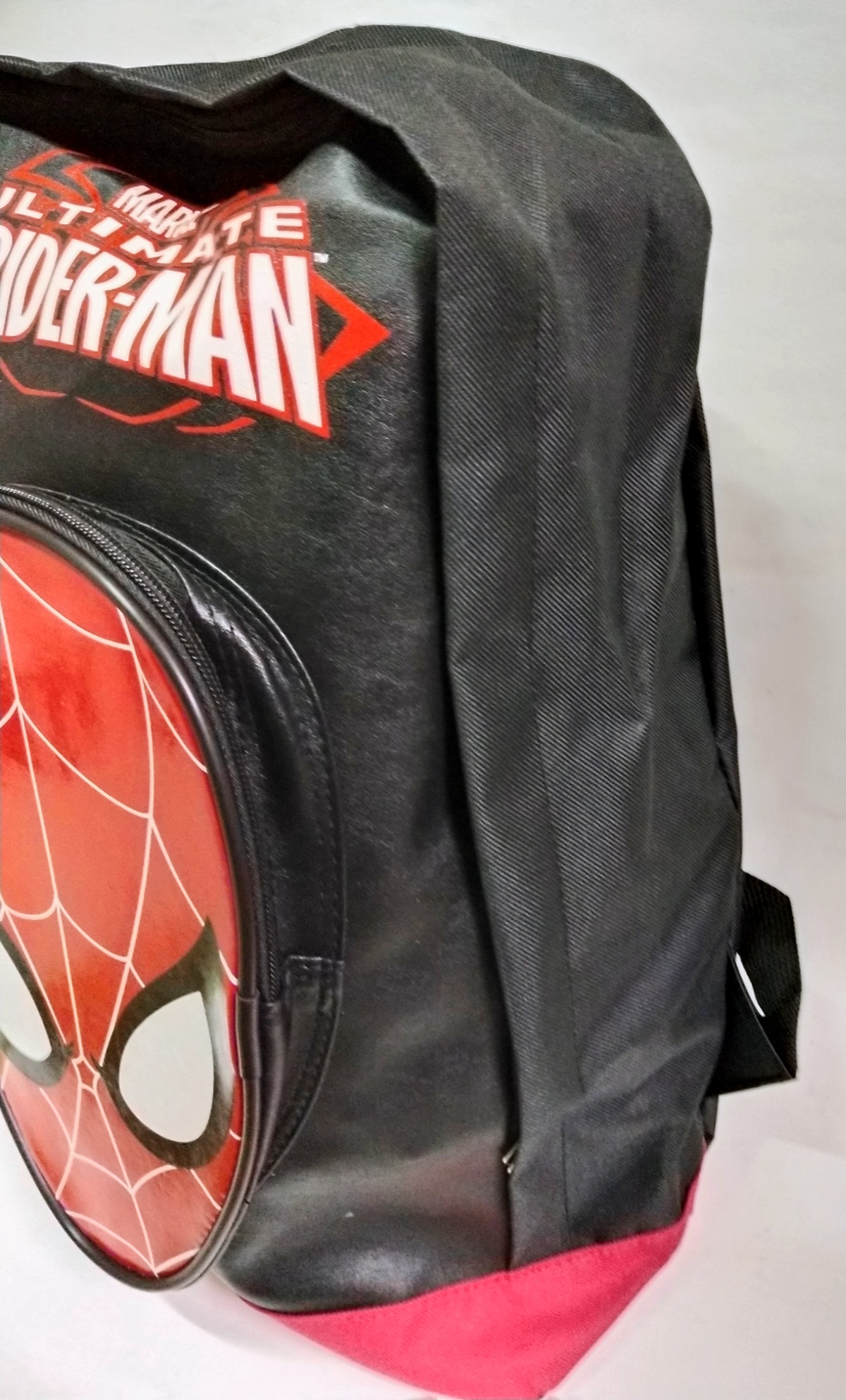 กระเป๋าป้ลาย สไปเดอร์แมน Ultimate Spiderman ขนาดโดยประมาณ 17"*11" , ของแท้ ของใหม่ มีป้าย