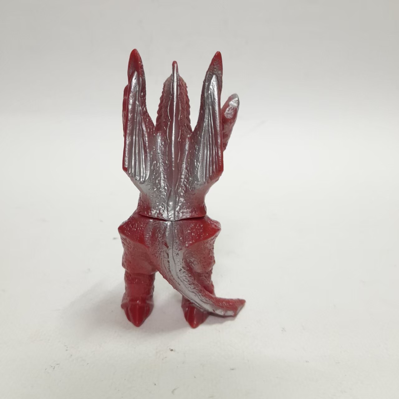 ซอฟ4นิ้ว ขนาดตามรูป สัตว์ประหลาดเมลบา จากอุลตร้าแมน ทีก้า มือสองสภาพดีมีรอยบ้าง