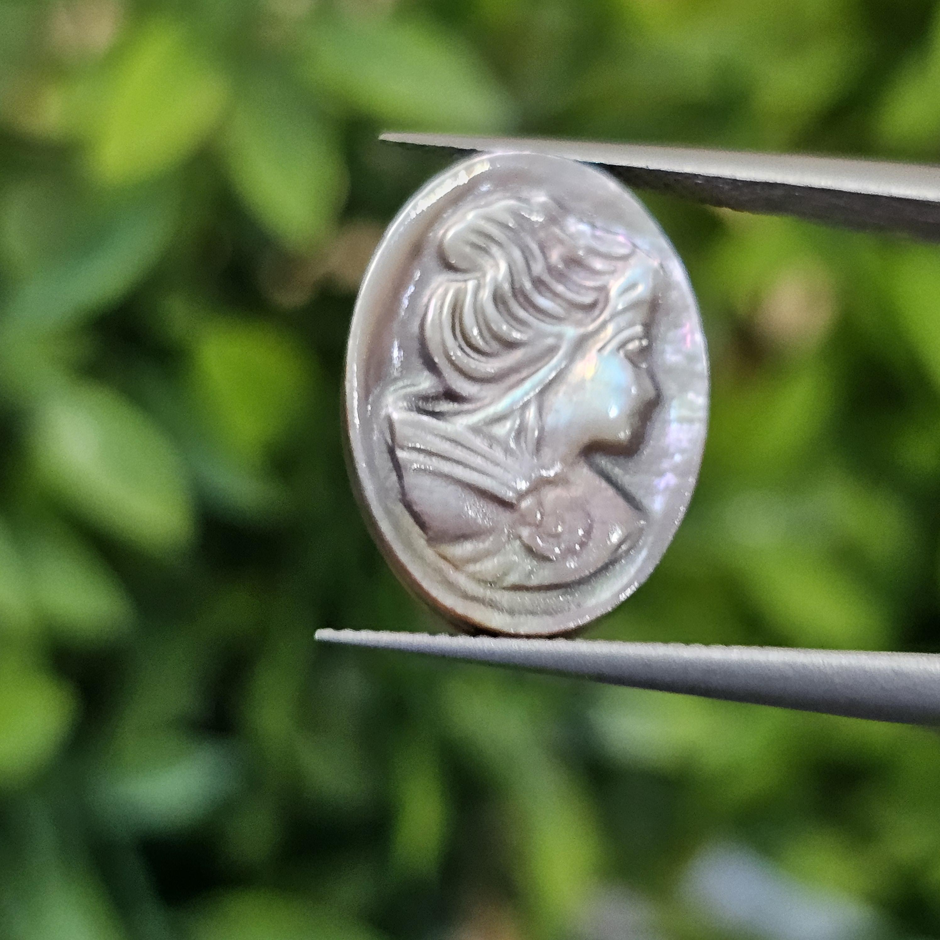 เปลือกหอยมุก แกะสลัก Pearl Shell Carved 4.51 กะรัต (Cts.)