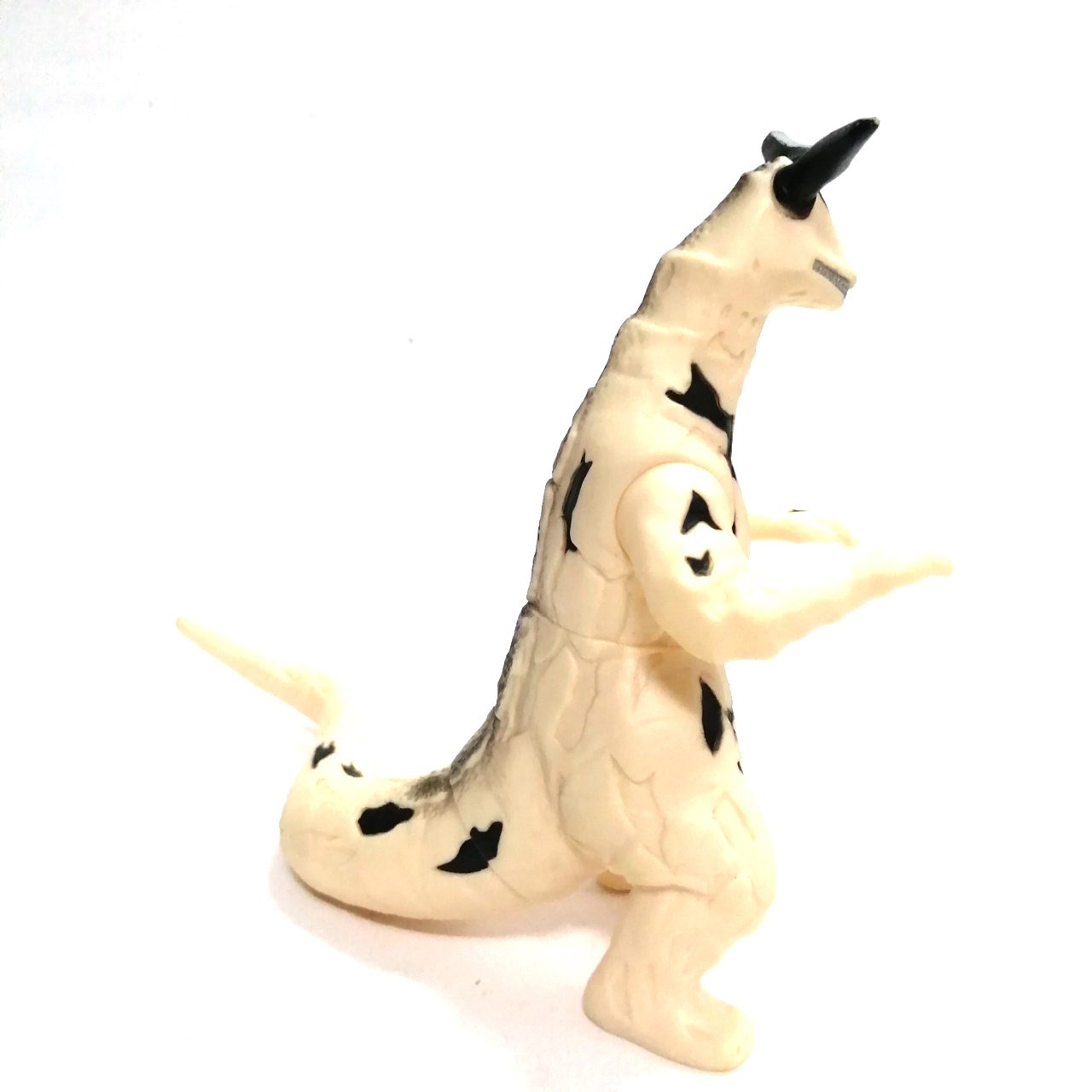 ซอฟ 5นิ้ว สปาร์คดอลล์ มีสติ๊กเกอร์ สัตว์ประหลาด เอเรคิงส์ จาก อุลตร้าเซเว่น BANDAI 2012 CHINA มีรอยสีถลอกบ้าง