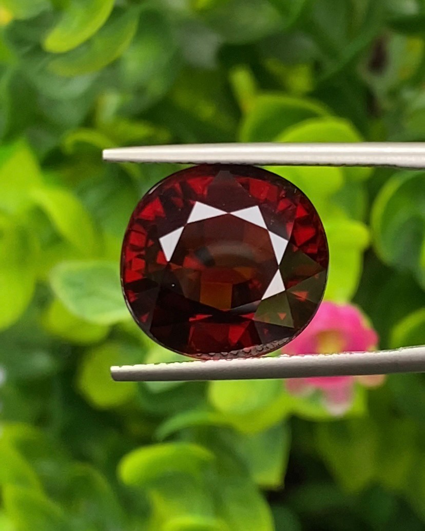 พลอย เพทาย Natural Zircon 13.85 กะรัต (Cts.) พร้อมใบเซอร์ พลอยแท้ อัญมณีมงคลประจําวันเกิด เครื่องประดับพลอย