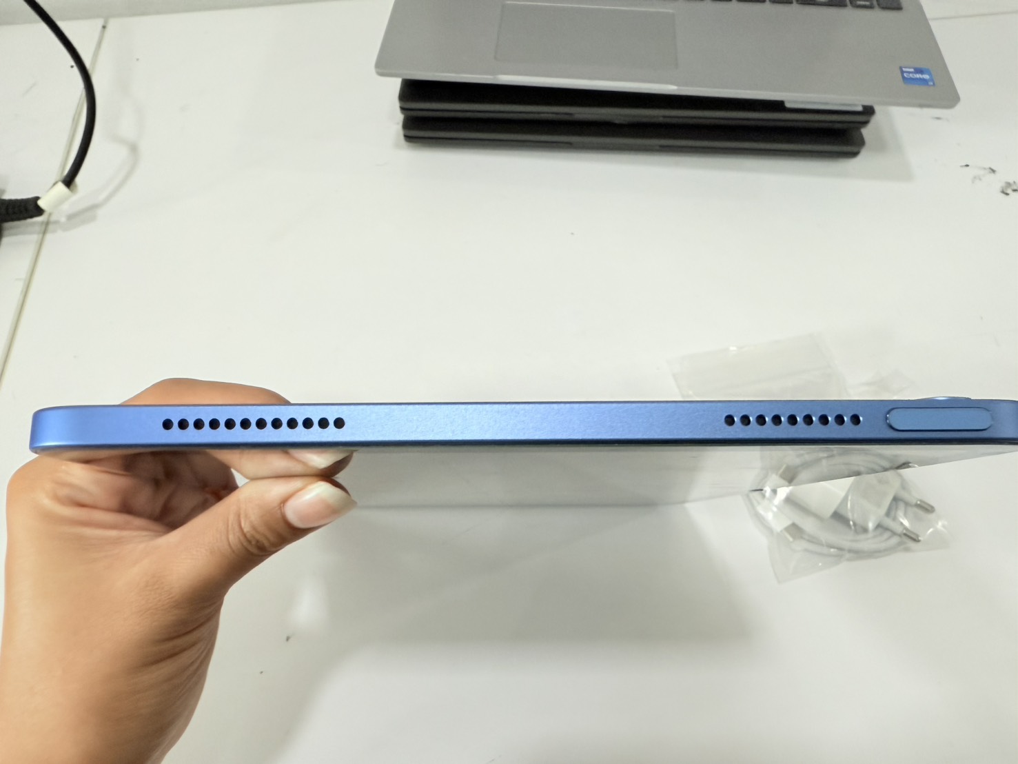 Apple iPad Gen10 64GB+Adapter