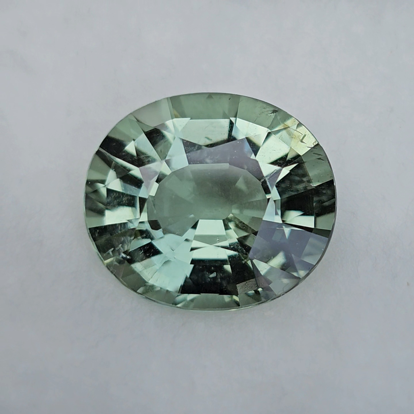 พลอย กรีน ทัวร์มารีน (Green Tourmaline) 11.72 กะรัต (Cts.) อัญมณีมงคลประจําวันเกิด เครื่องประดับพลอย
