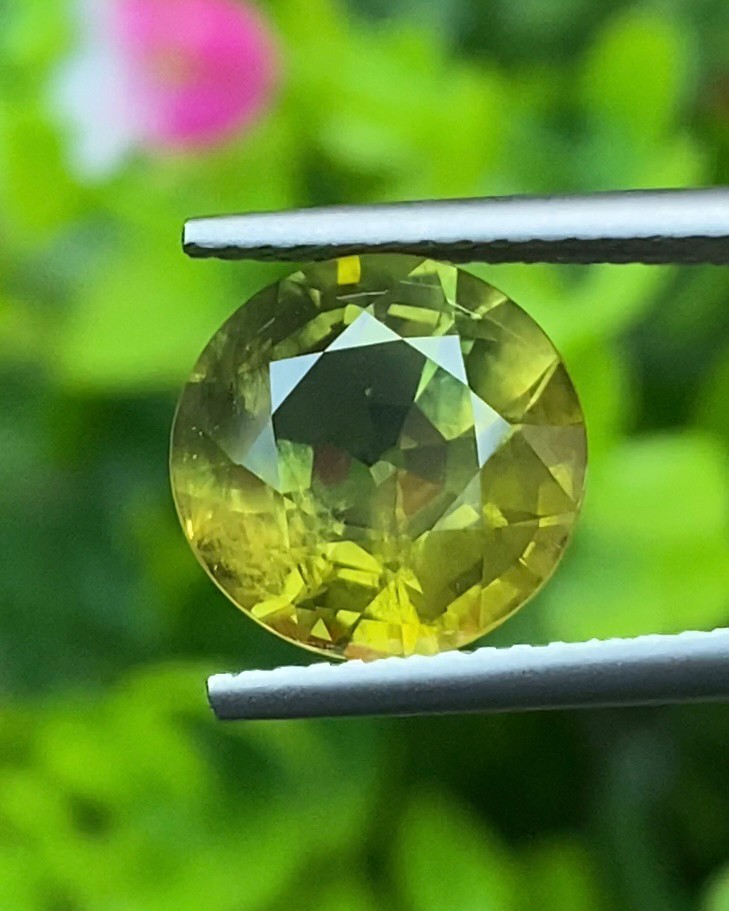 พลอย บุษราคัม Yellow Sapphire 4.61 กะรัต (Cts.) พลอยแท้ อัญมณีมงคลประจําวันเกิด เครื่องประดับพลอย