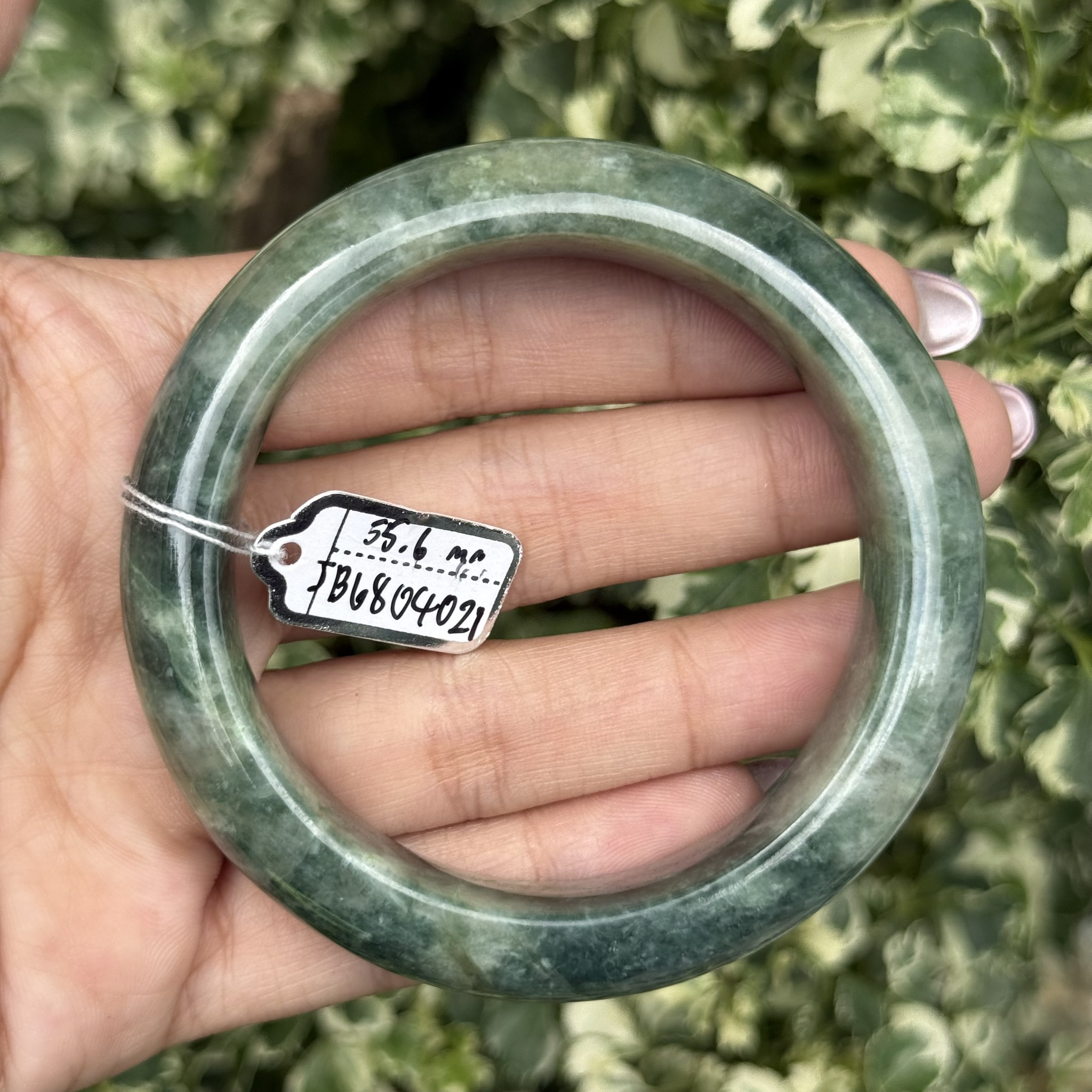 JB6804021 หยก พม่า แท้ Jade กำไลหยก 55.6 มม. (Jadeite bracelet) พม่า (Myanmar)