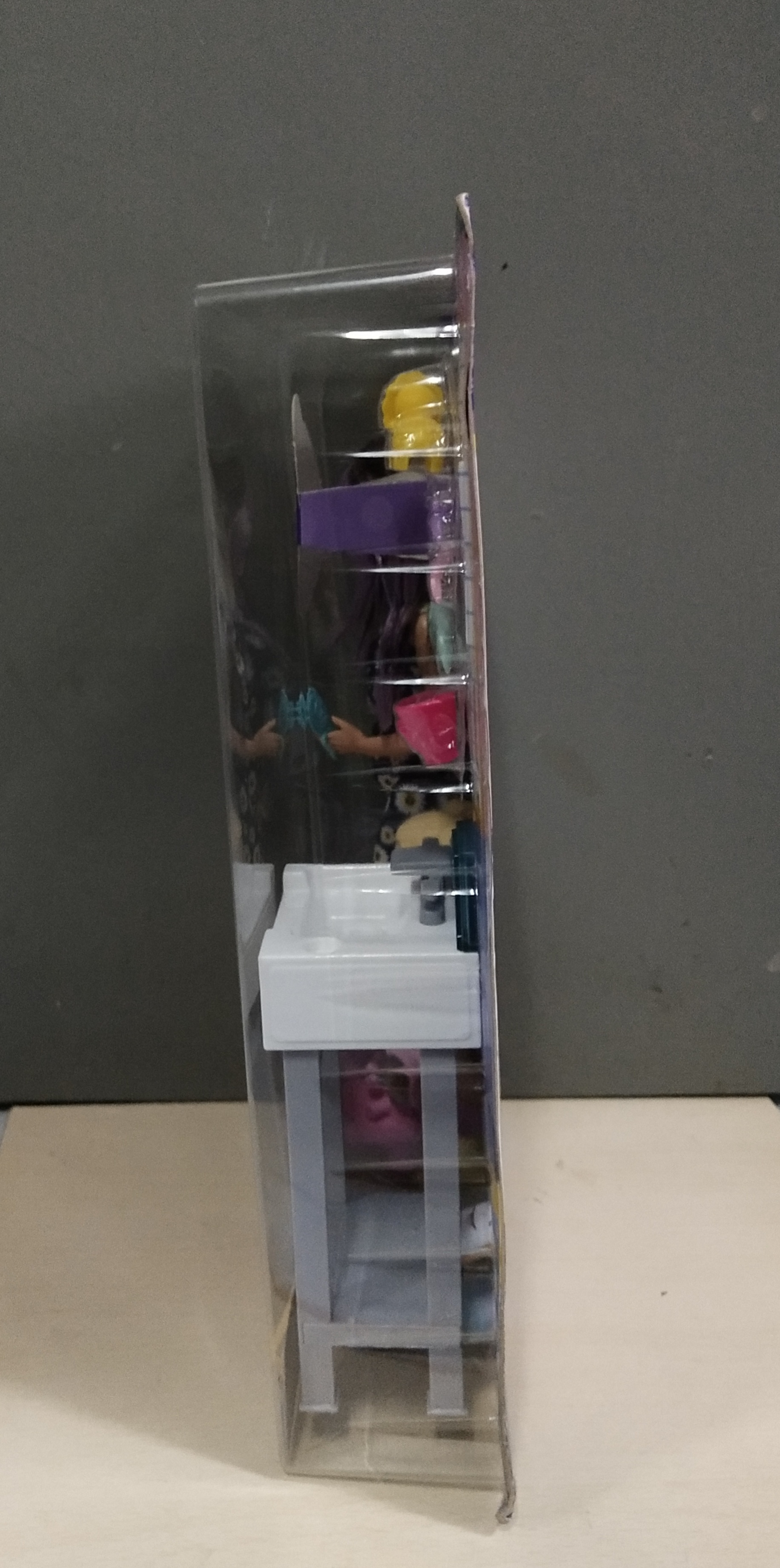 มีหลายภาพ ตุ๊กตาบาร์บี้พี่เลี้ยงเด็ก Barbie Skipper Babysitters Inc. Feeding and Bath-time Playset, featuring Skipper and a small toddler doll """มุมกล่องมีตำหนิ