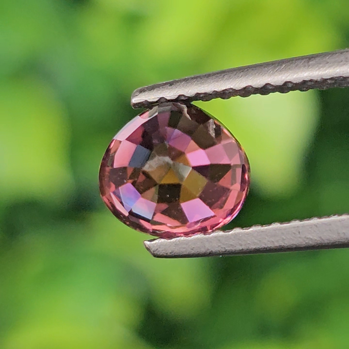 พลอย ชมพู ทัวร์มารีน (Pink Tourmaline) 1.34 กะรัต (Cts.) อัญมณีมงคลประจําวันเกิด เครื่องประดับพลอย