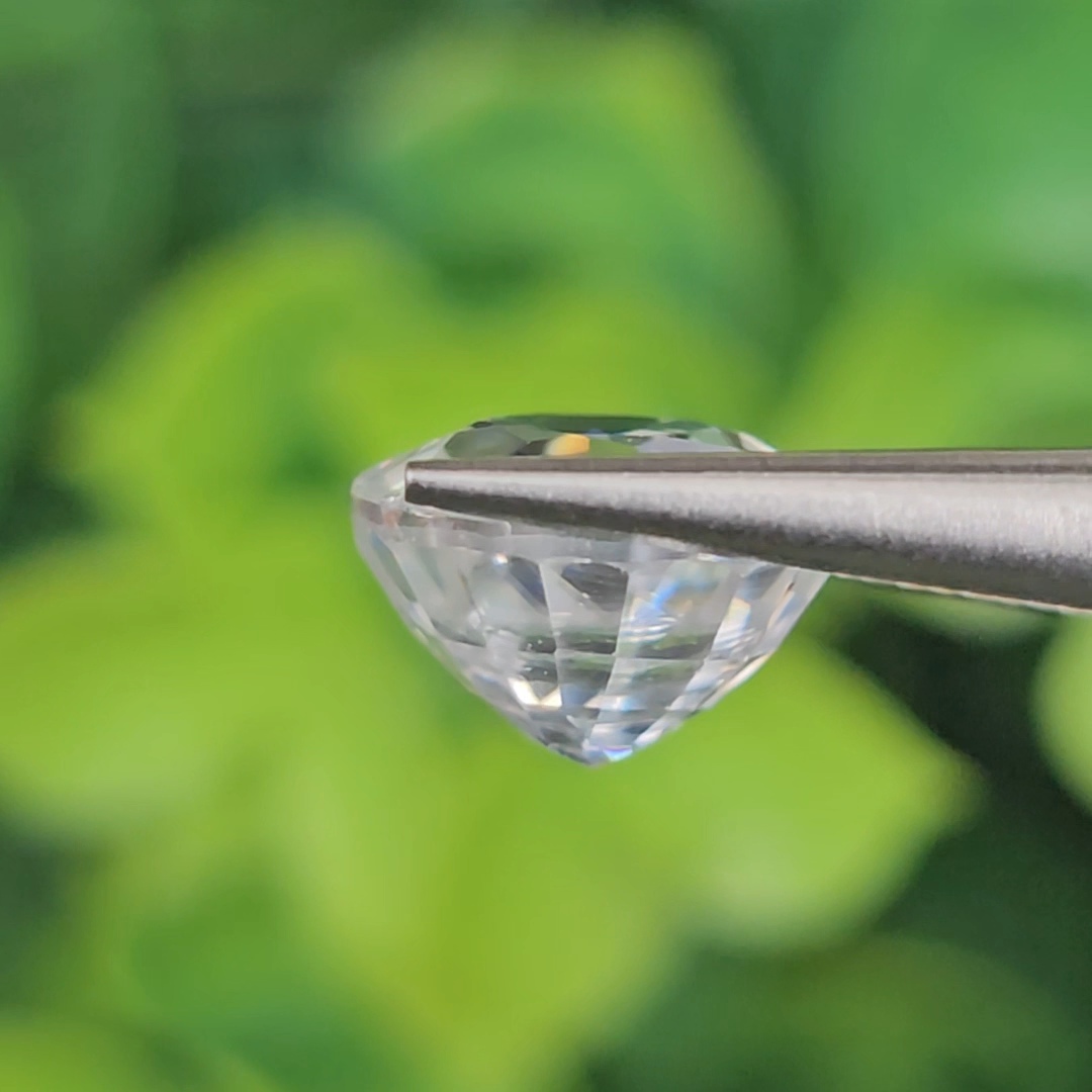 พลอย เพทาย Natural Zircon 4.08 กะรัต (Cts.) พลอยแท้ อัญมณีมงคลประจําวันเกิด เครื่องประดับพลอย