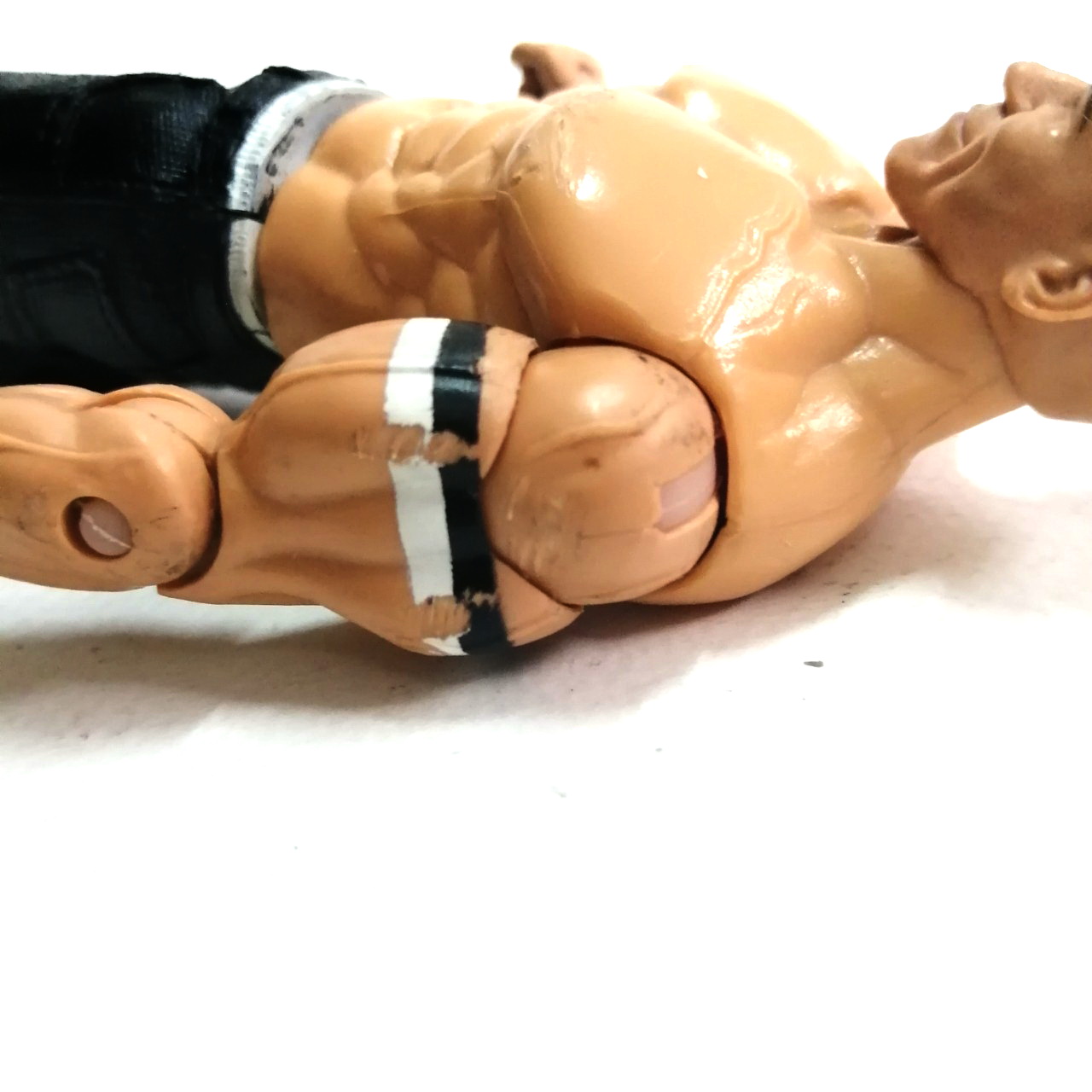 แอคชั่นฟิกเกอร์นักมวยปล้ำ จอห์น เซน่า ขยับข้อต่อได้ 7.5 นิ้ว มีลิขสิทธิ์ถูกต้อง สภาพมีรอยถลอกบ้าง ตามภาพ