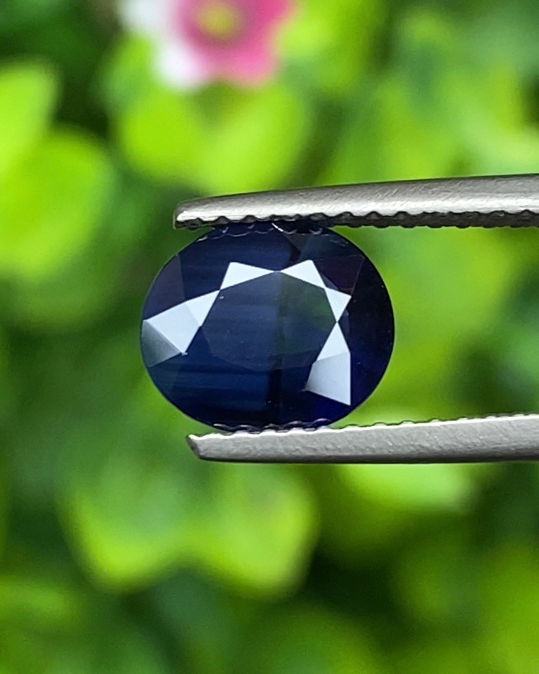 พลอย ไพลิน Blue Sapphire 1.61 กะรัต (Cts.) พลอยแท้ อัญมณีมงคลประจําวันเกิด เครื่องประดับพลอย