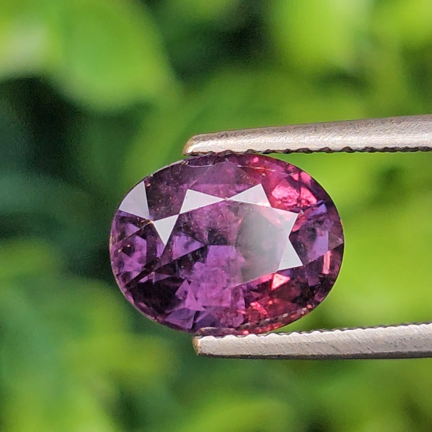 พลอย คัลเลอร์เชนจ์ แซฟไฟร์ Color Change Sapphire 3.40 กะรัต (Cts.) พลอยแท้ อัญมณีมงคลประจําวันเกิด เครื่องประดับพลอย