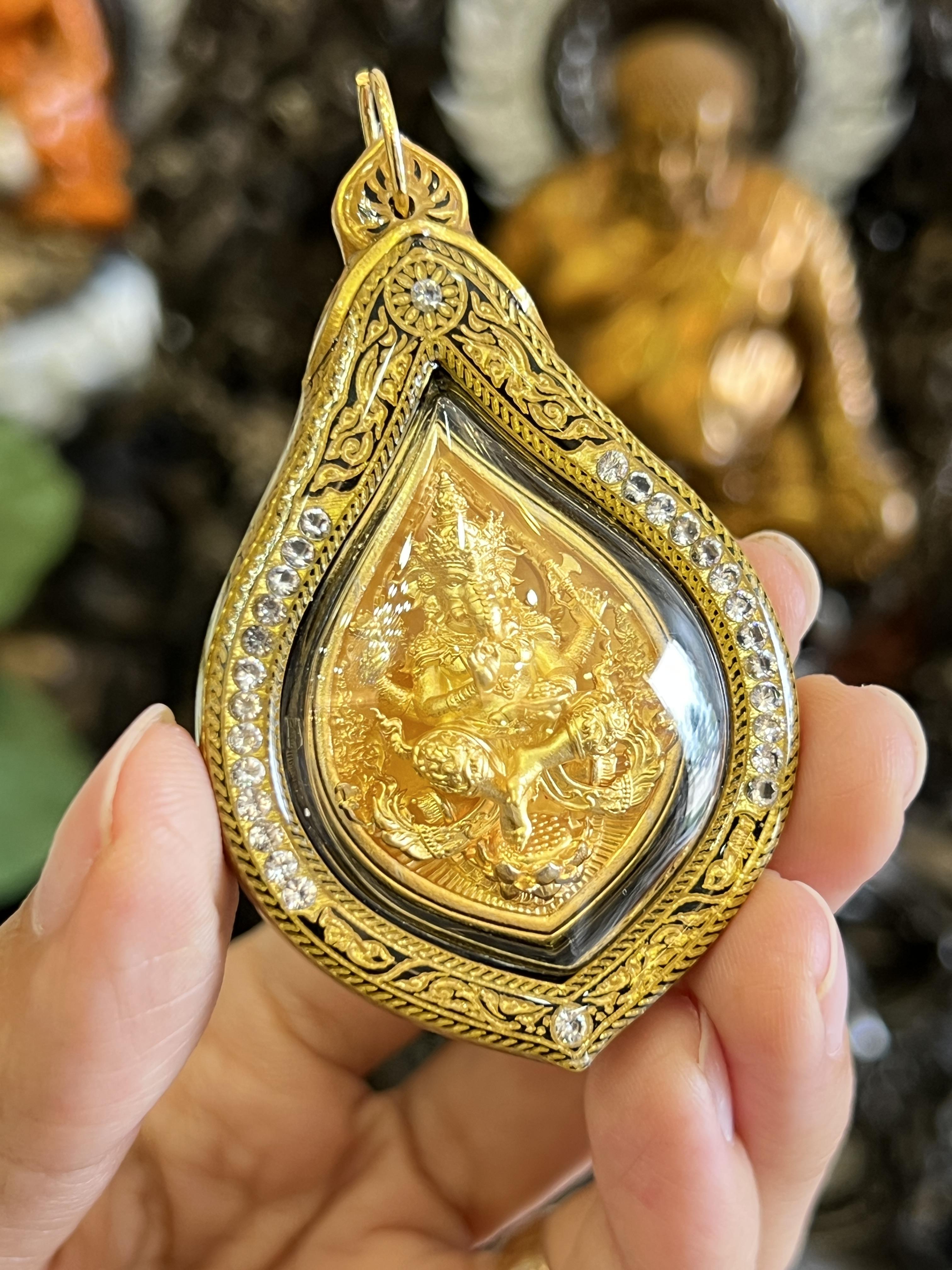 เหรียญพระพิฆเนศ รุ่น ปิติ สุขสำเร็จ เนื้อบรอนซ์ชุบทอง เลี่ยมอคริลิคลายขอบข้าง