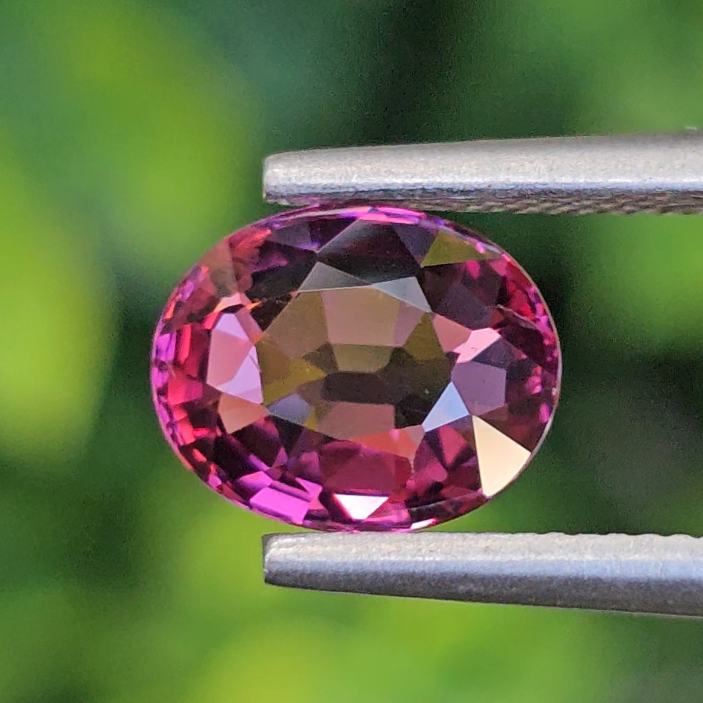 พลอย อุมบาไลต์ การ์เน็ต Umbalite Garnet 1.56 กะรัต (Cts.) ดิบ Unheated ลอยแท้ อัญมณีมงคลประจําวันเกิด เครื่องประดับพลอย