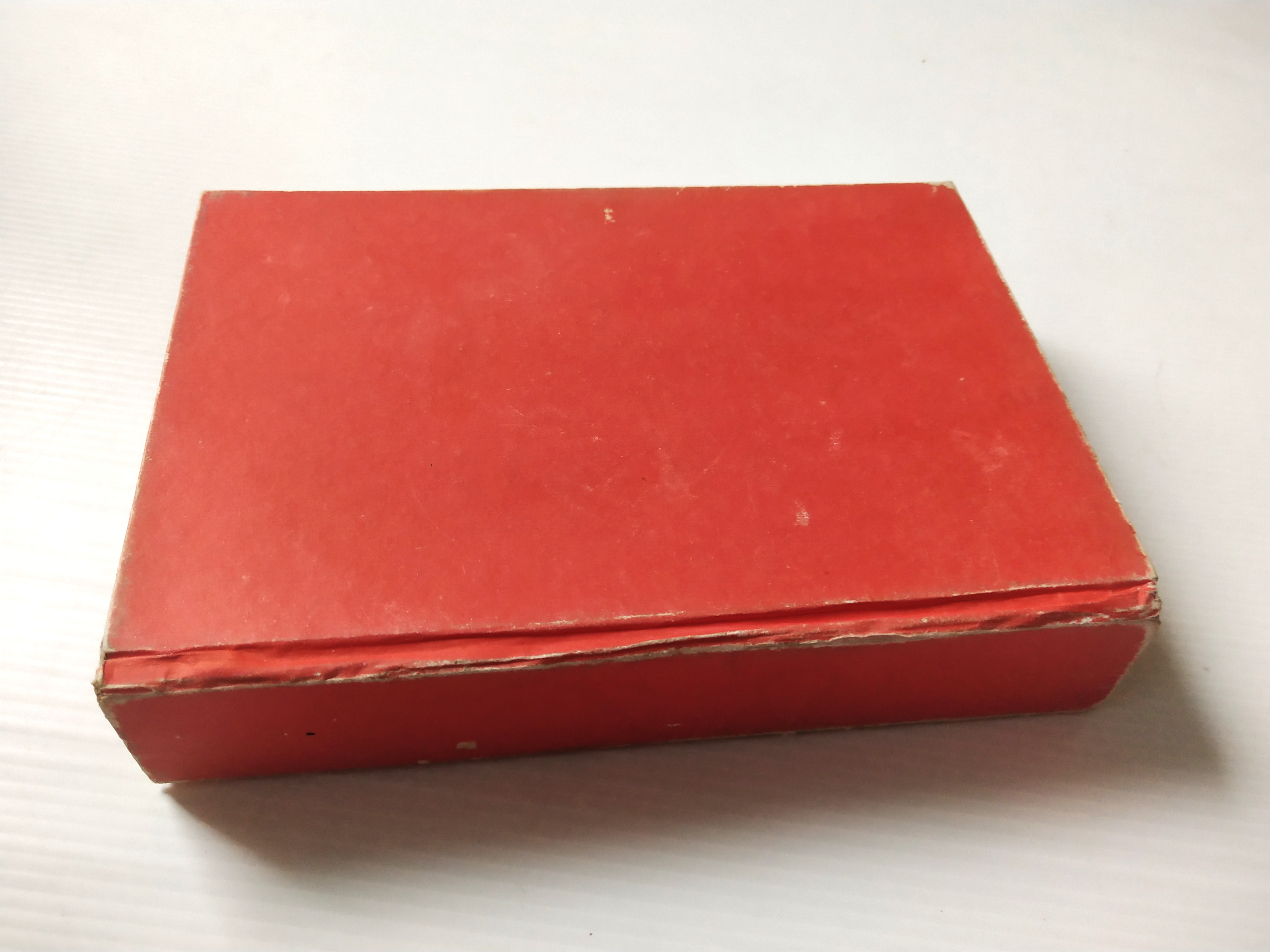 หนังสือนิยายเก่า ปี 2536 ปกแข็ง ไม่มีปกนอก **มีตำหนิบ้าง ตามภาพ "สวรรค์เหิน" โดย จามรี พรรณชมพู