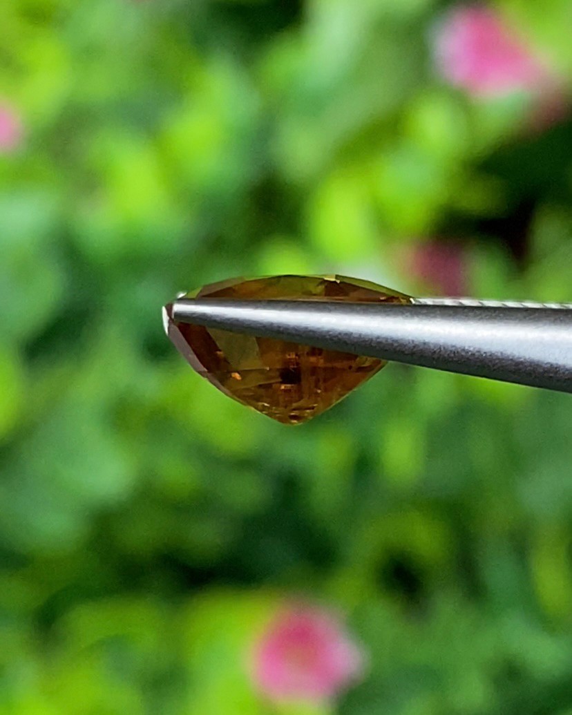 พลอย บุษราคัม Yellow Sapphire 5.02 กะรัต (Cts.) พลอยแท้ อัญมณีมงคลประจําวันเกิด เครื่องประดับพลอย