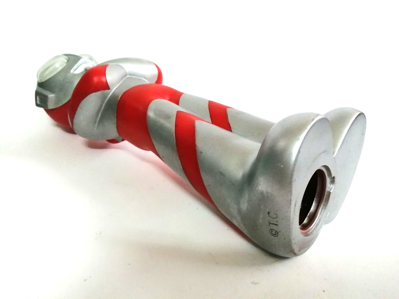 อุลตร้าแมนESSO เป็นของแถมพรีเมี่ยมแลกซื้อของน้ำมันESSO ขนาดใหญ่ สูงราว16-17 นิ้ว ***มีตำหนิตามภาพ ,ไม่มีฝาปิดด้านล่าง เป็นอีกตัวที่ตามหากันมาก