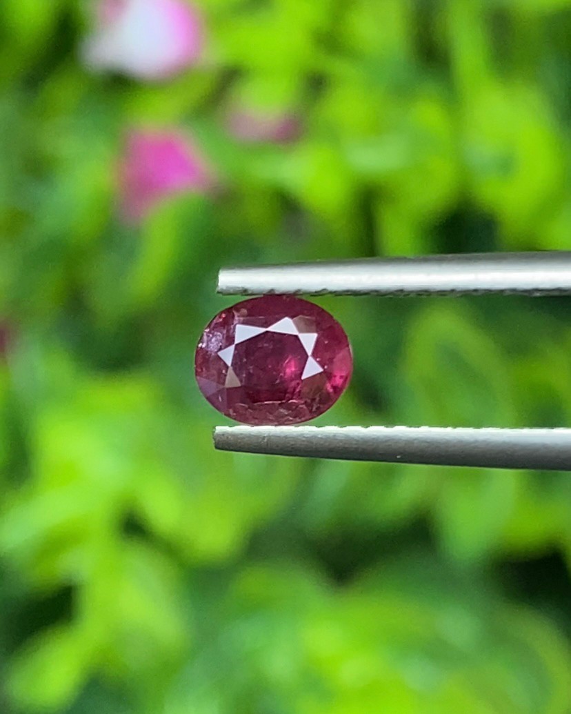 พลอย ทับทิม Ruby sapphire สยาม 0.65 กะรัต (Cts.) พลอยแท้ อัญมณีมงคลประจําวันเกิด เครื่องประดับพลอย