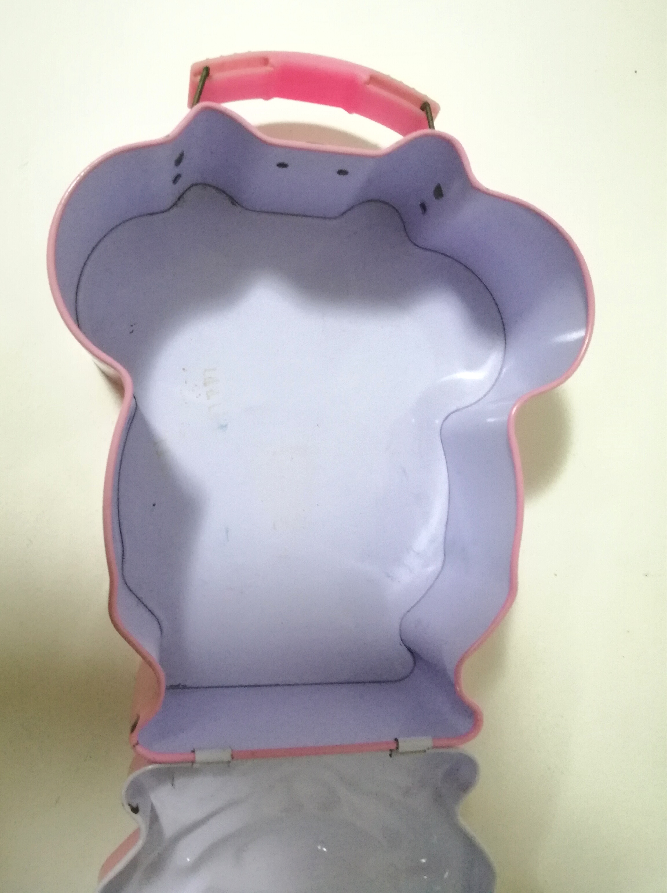 กล่องสังกะสีลาย มินนี่เมาส์ **ของเก่า มีตำหนิ โปรดตรวจสอบทุกภาพ, Minnie Mouse old metal box, see all pics for detail