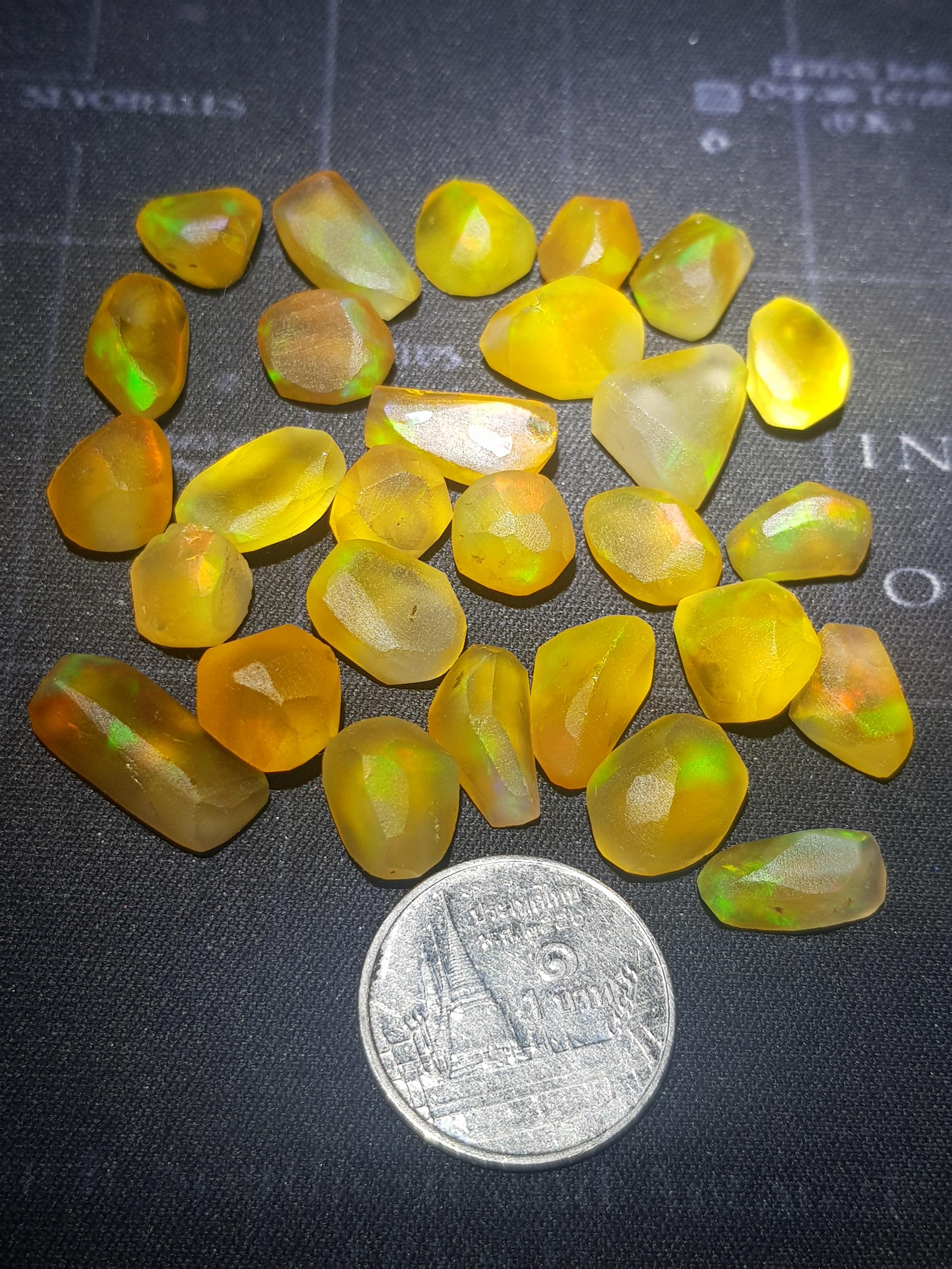 พลอย โอปอล Opal 83.70 กะรัต (Cts.) 28 เม็ด (Pcs) พลอยแท้ อัญมณีมงคลประจําวันเกิด เครื่องประดับพลอย