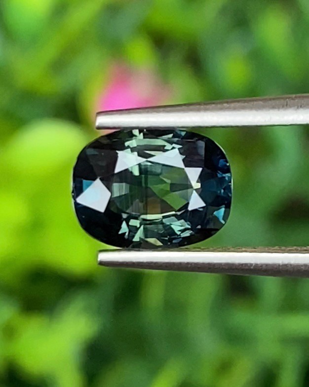 พลอย แซฟไฟร์ 3 สี Tri Color Sapphire 1.97 กะรัต Cts. พลอยแท้ อัญมณีมงคลประจําวันเกิด เครื่องประดับพลอย